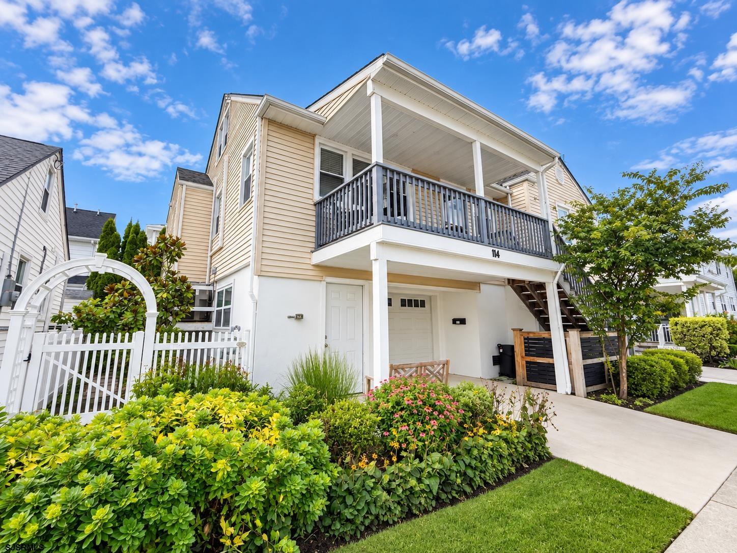 114 N Argyle Ave
