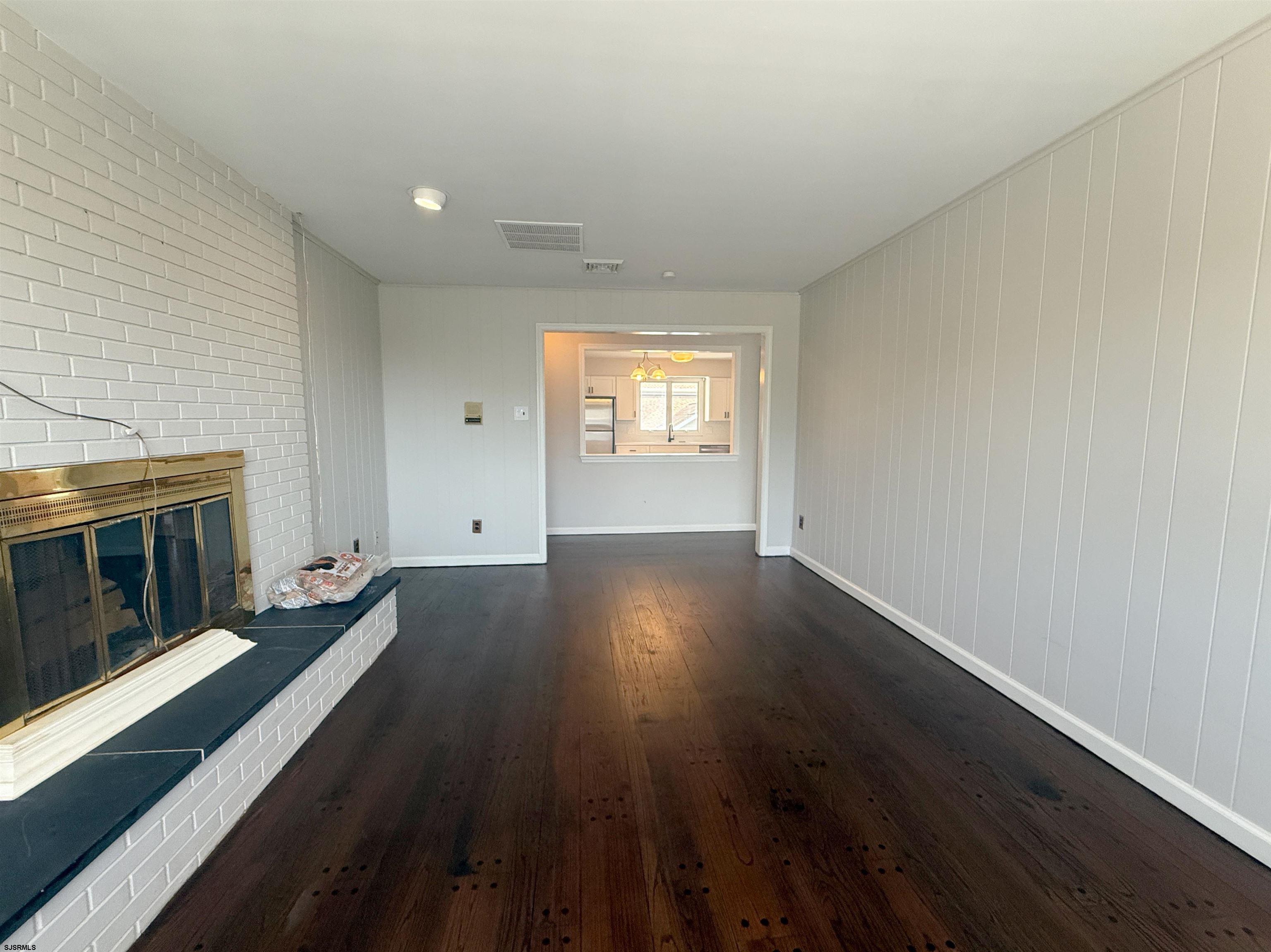 303 Windsor Dr