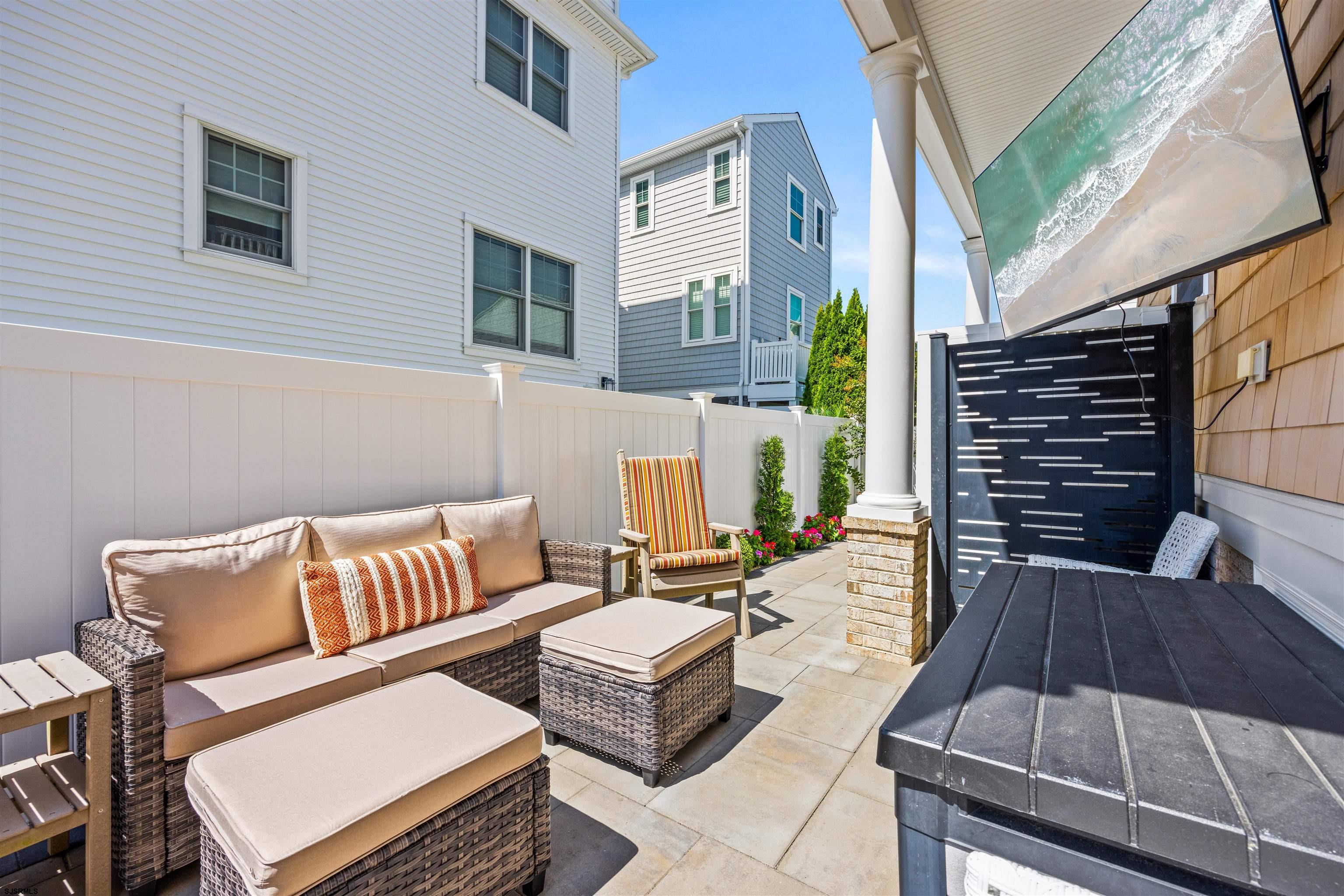 28 N Colgate Ave