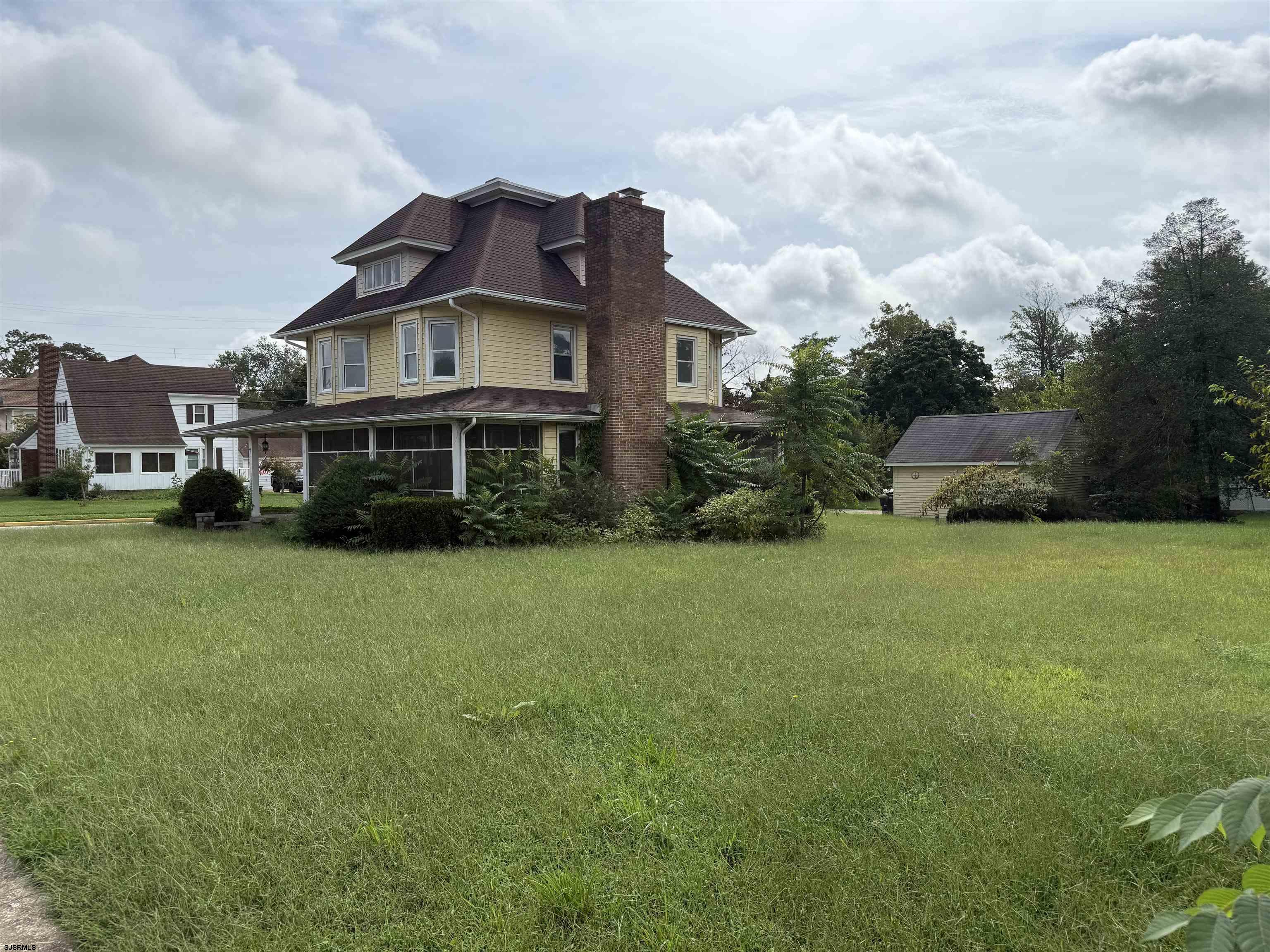 19 Catawba Ave