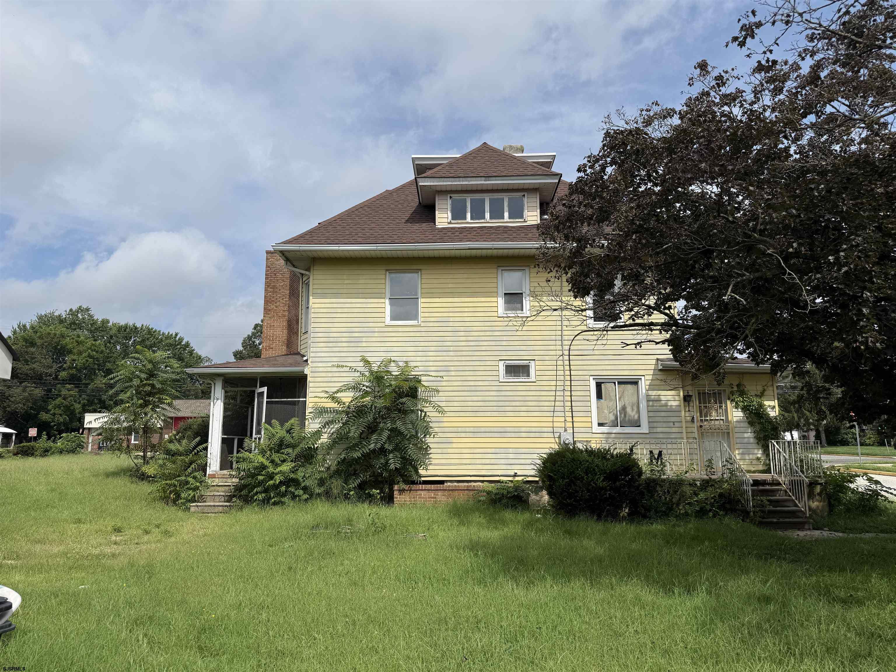 19 Catawba Ave
