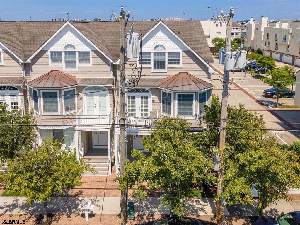 1 S Douglas Ave