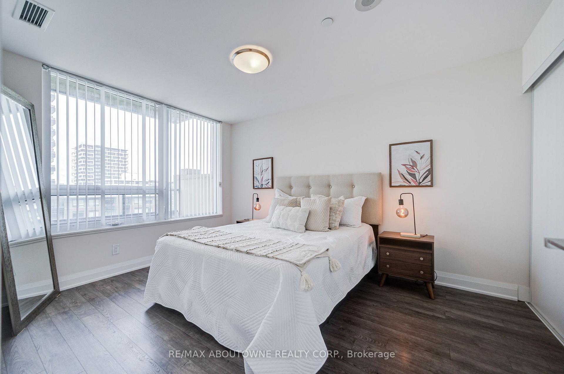 18 Uptown Drive 921