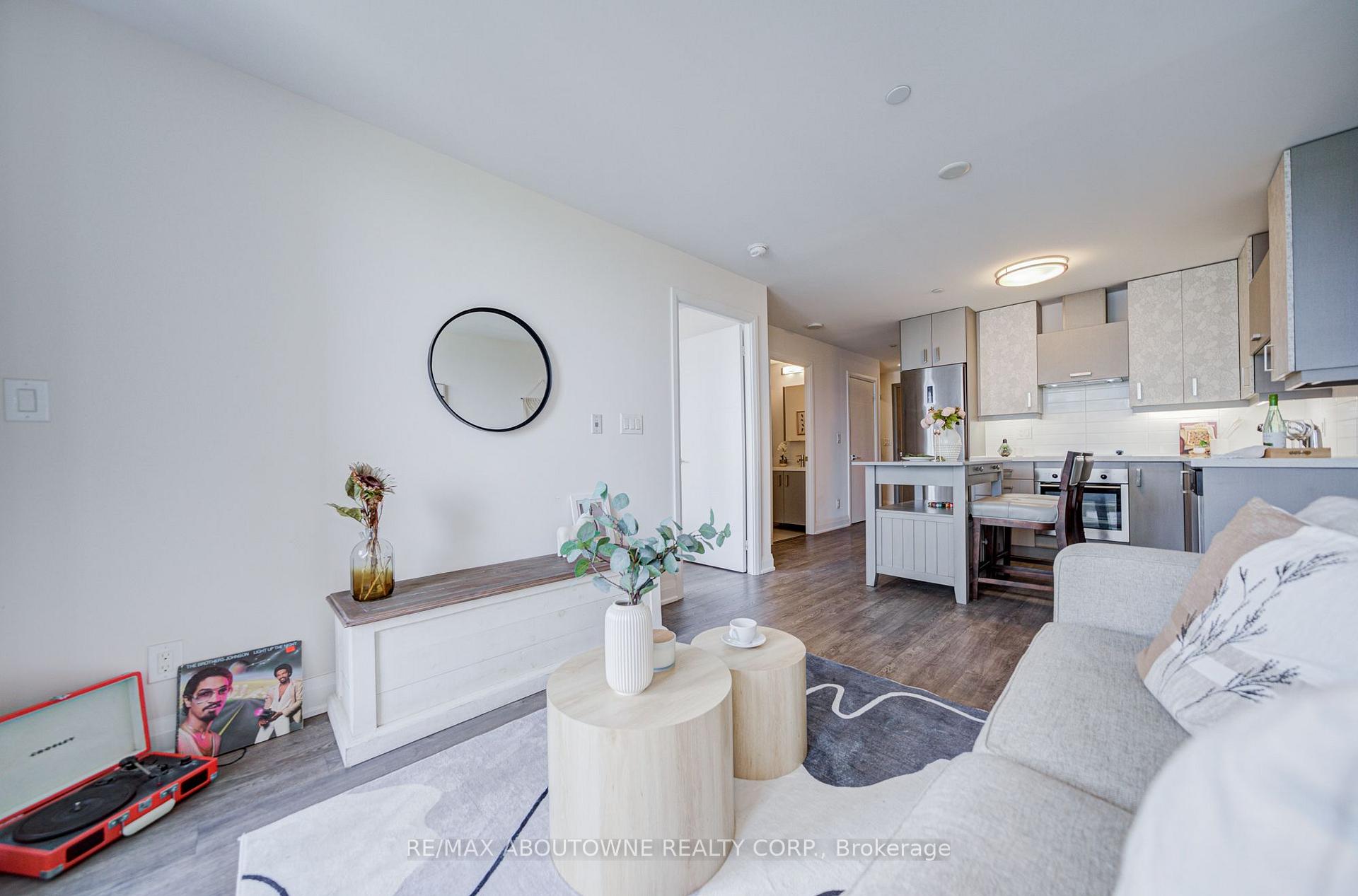 18 Uptown Drive 921