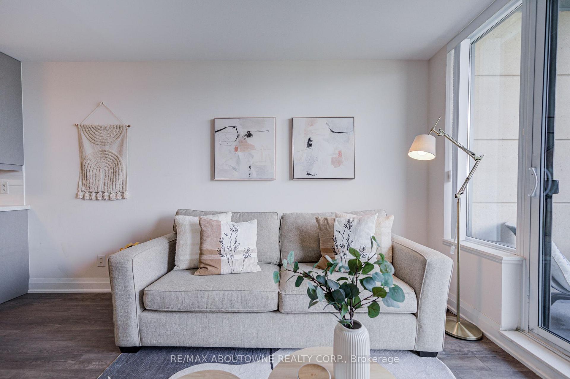 18 Uptown Drive 921