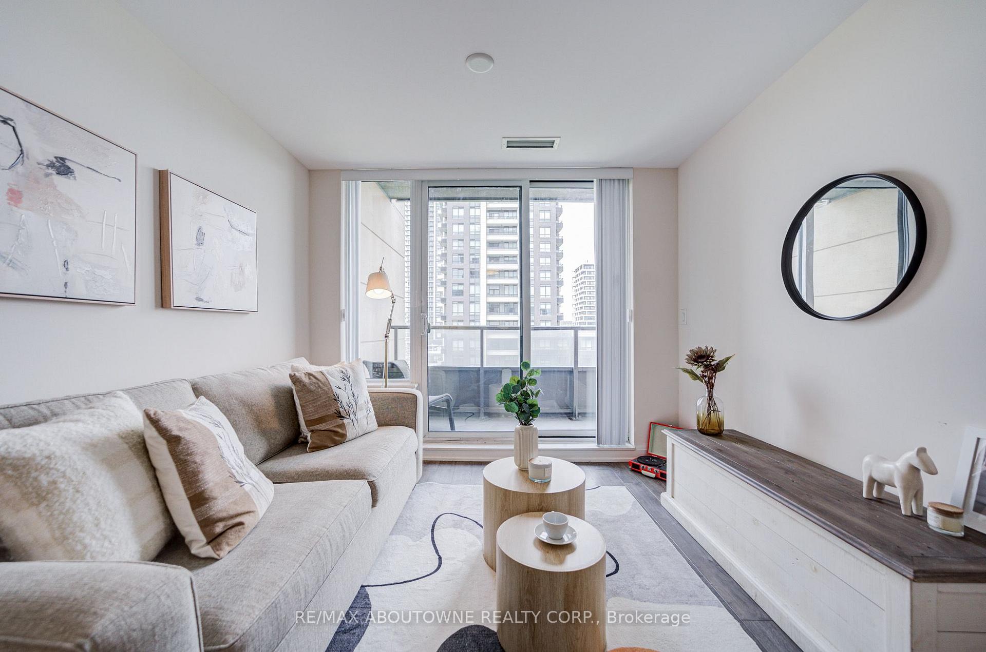 18 Uptown Drive 921