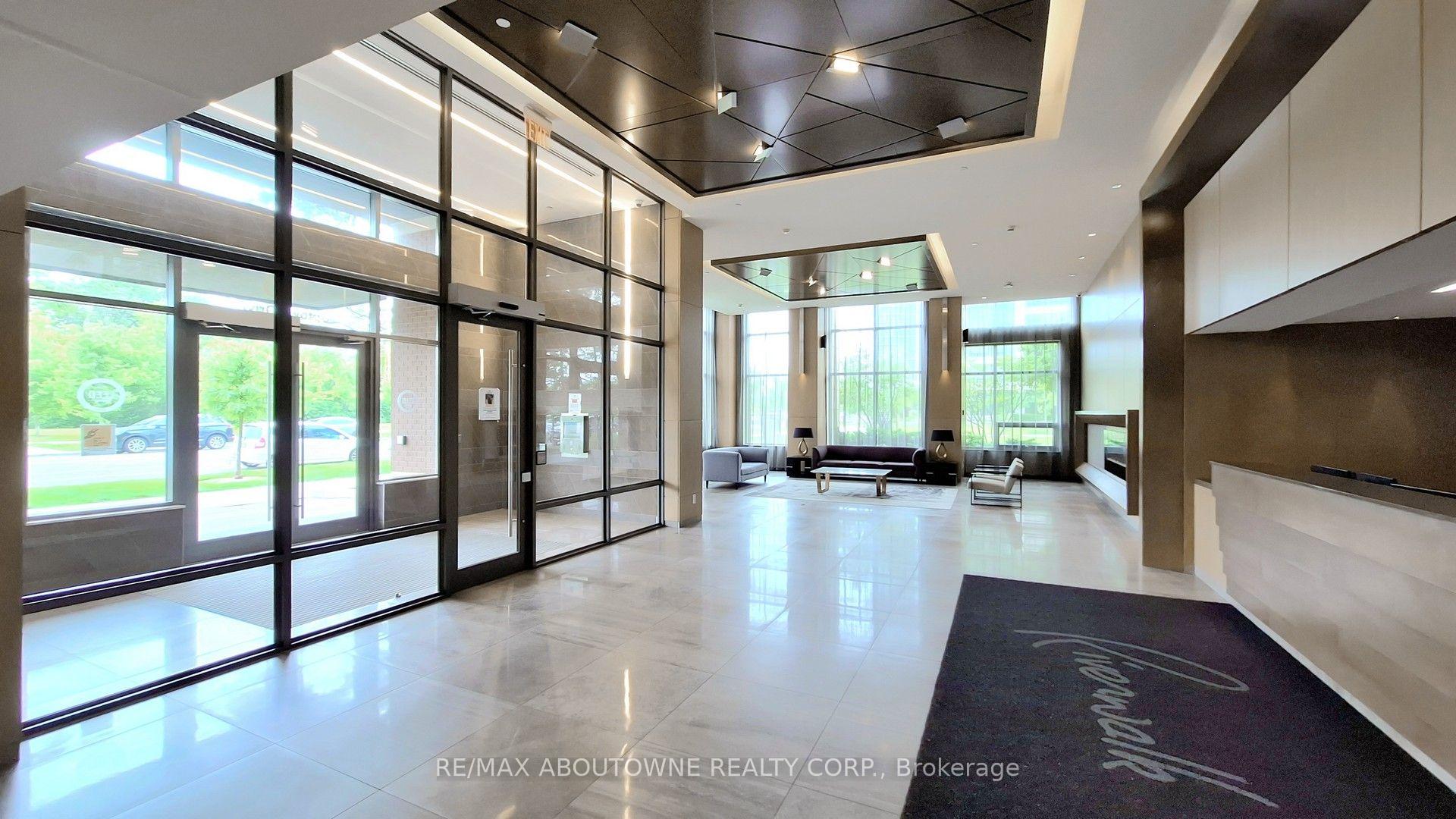 18 Uptown Drive 921