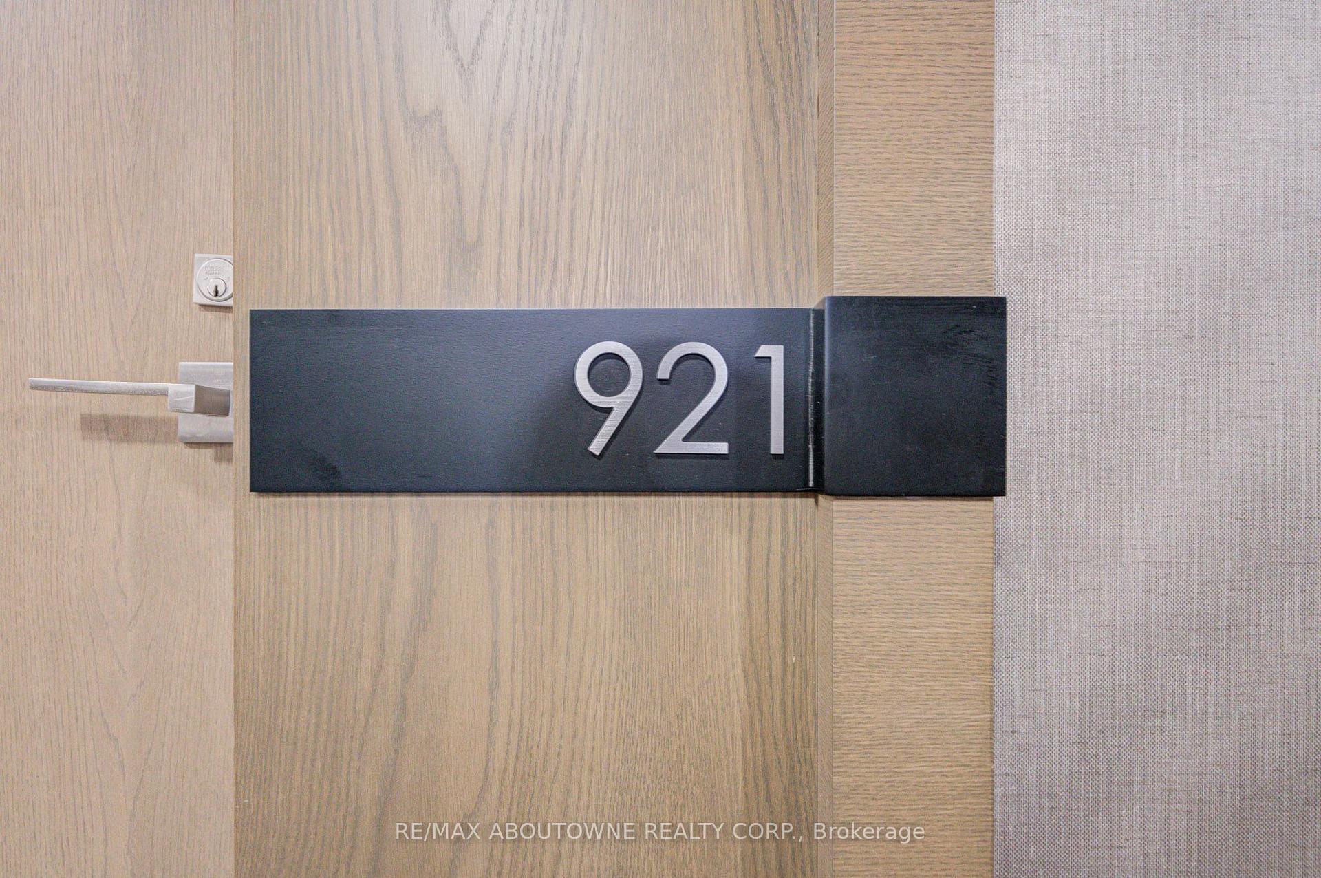 18 Uptown Drive 921