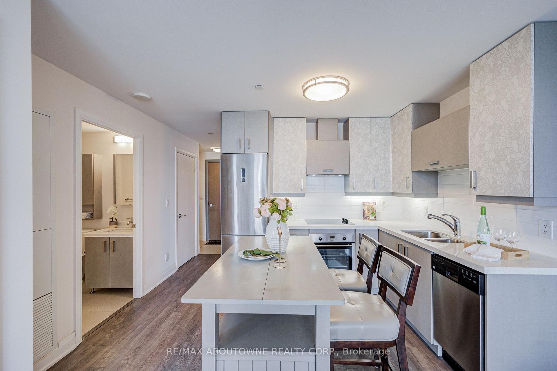 18 Uptown Drive 921