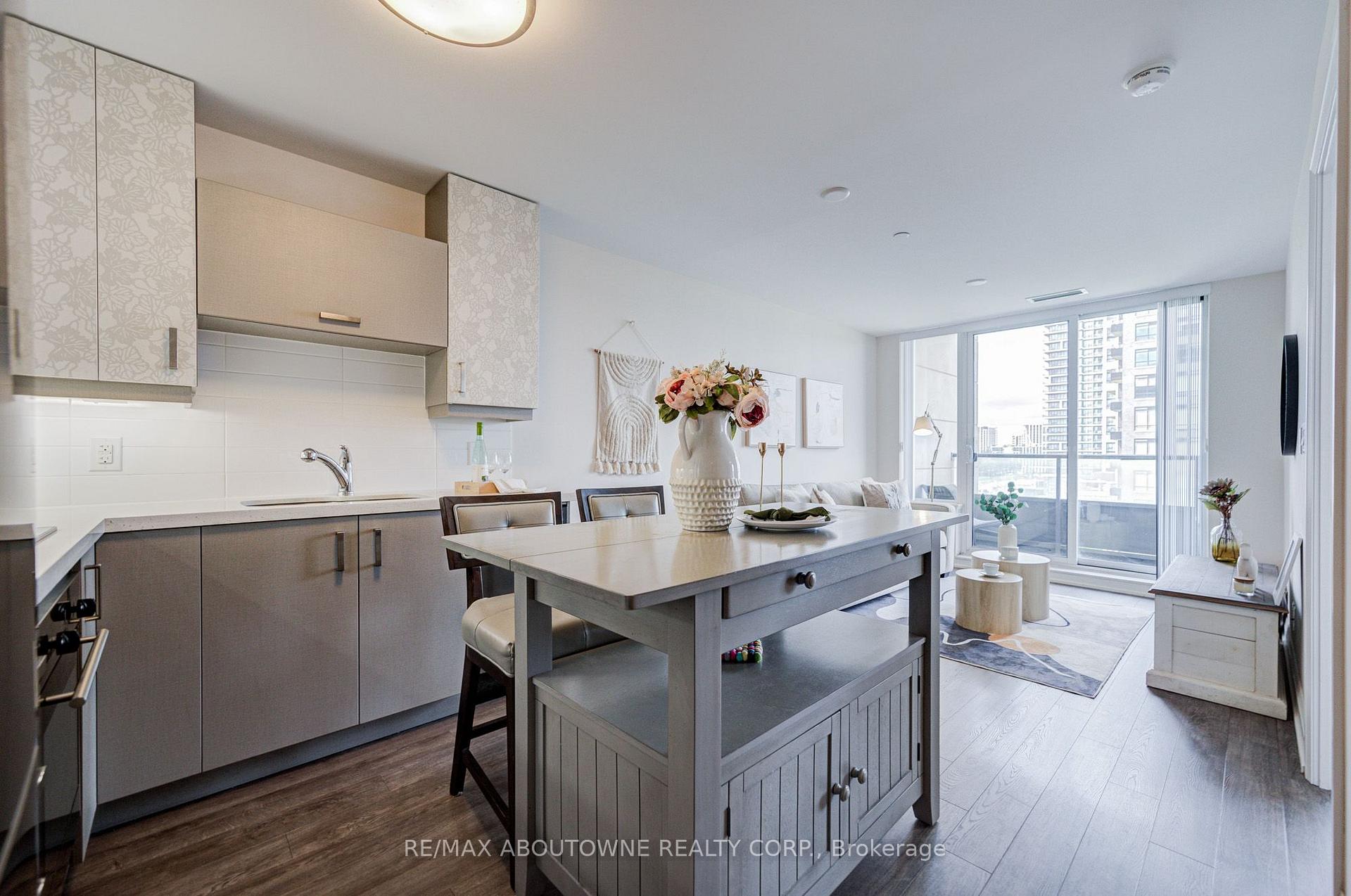 18 Uptown Drive 921