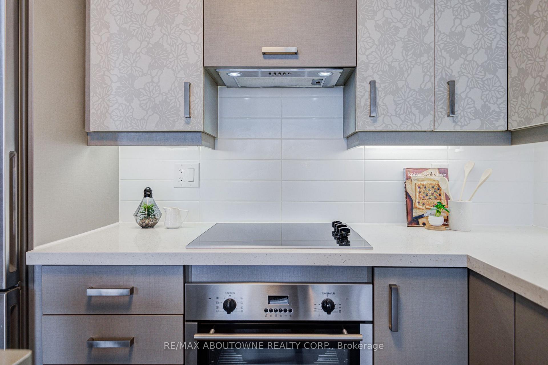 18 Uptown Drive 921