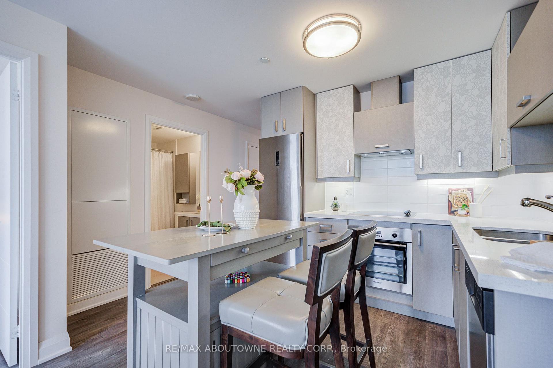18 Uptown Drive 921