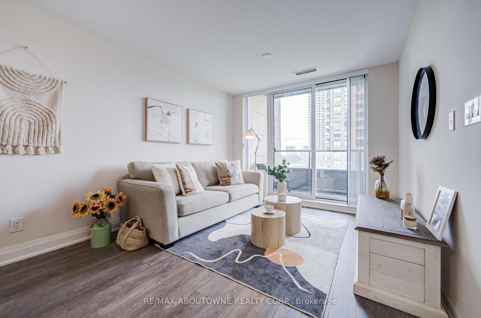 18 Uptown Drive 921