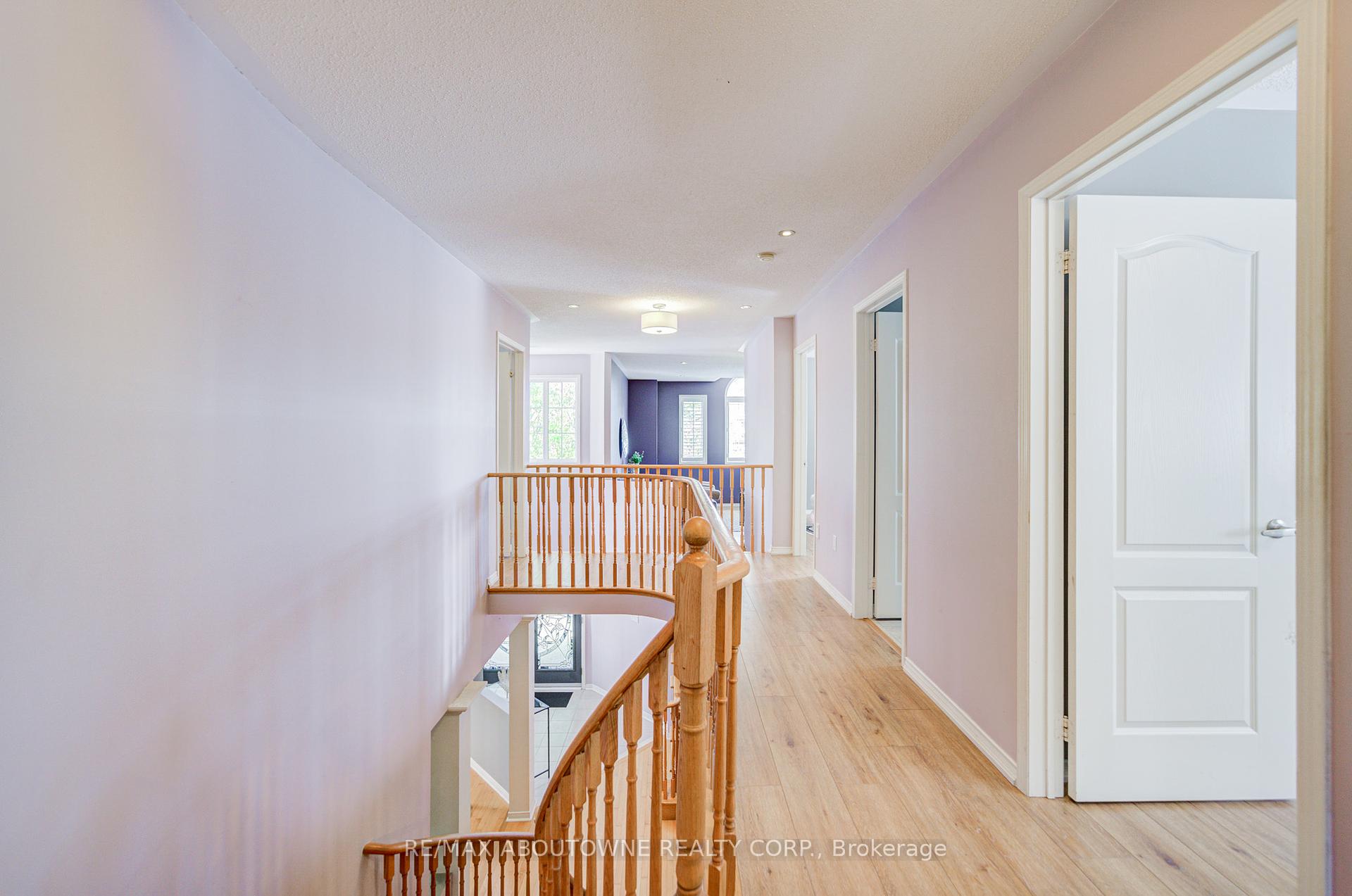 3041 Caulfield Crescent