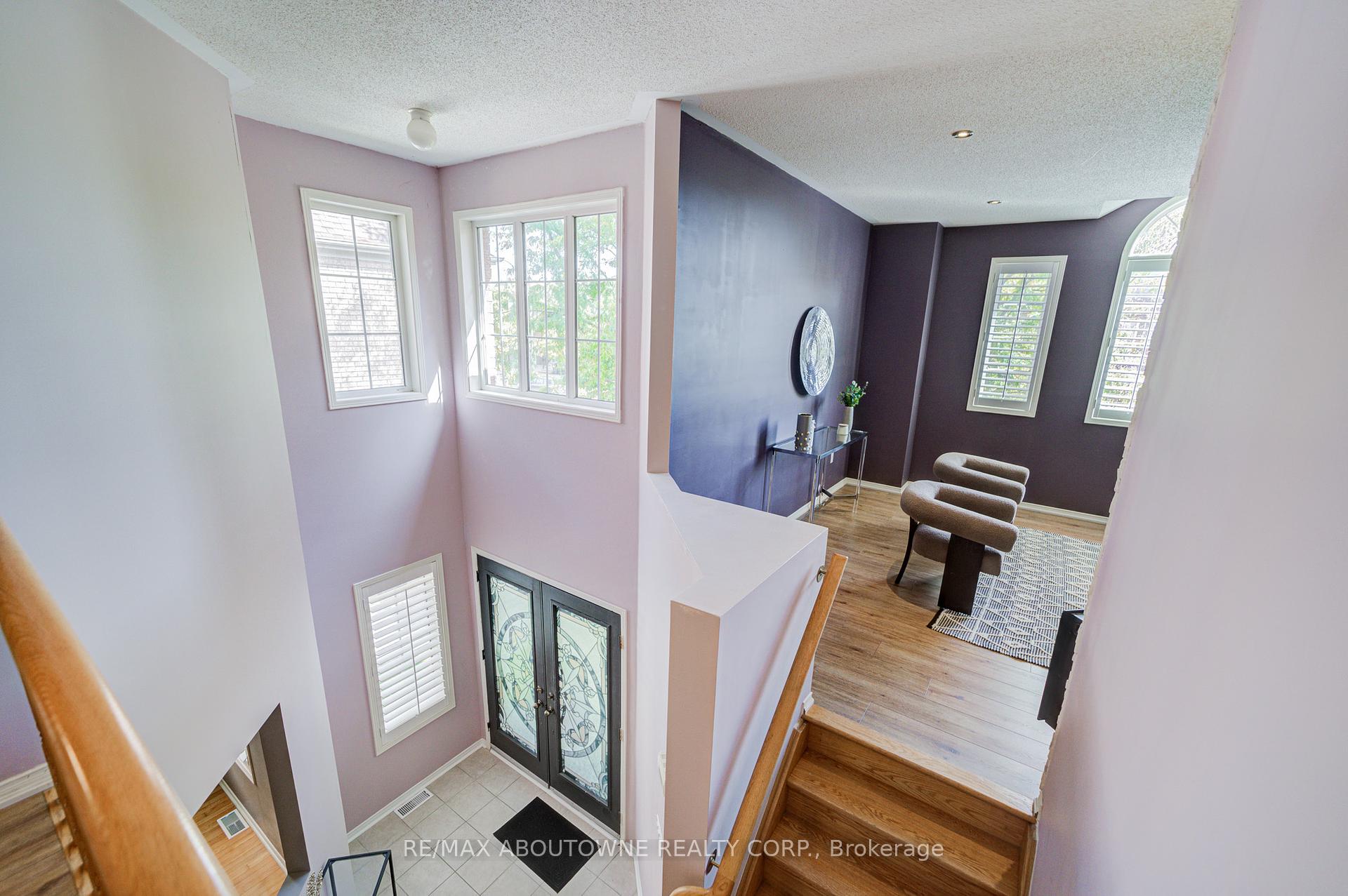 3041 Caulfield Crescent
