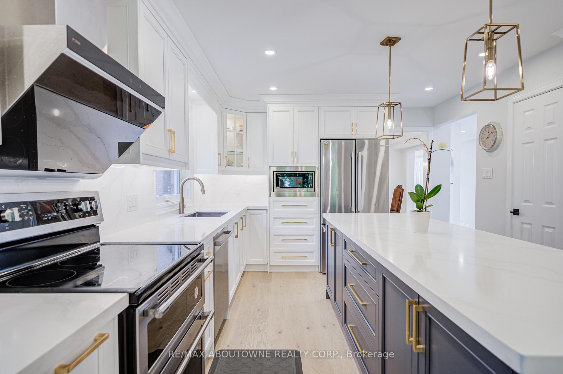 1248 Old Colony Road, Oakville