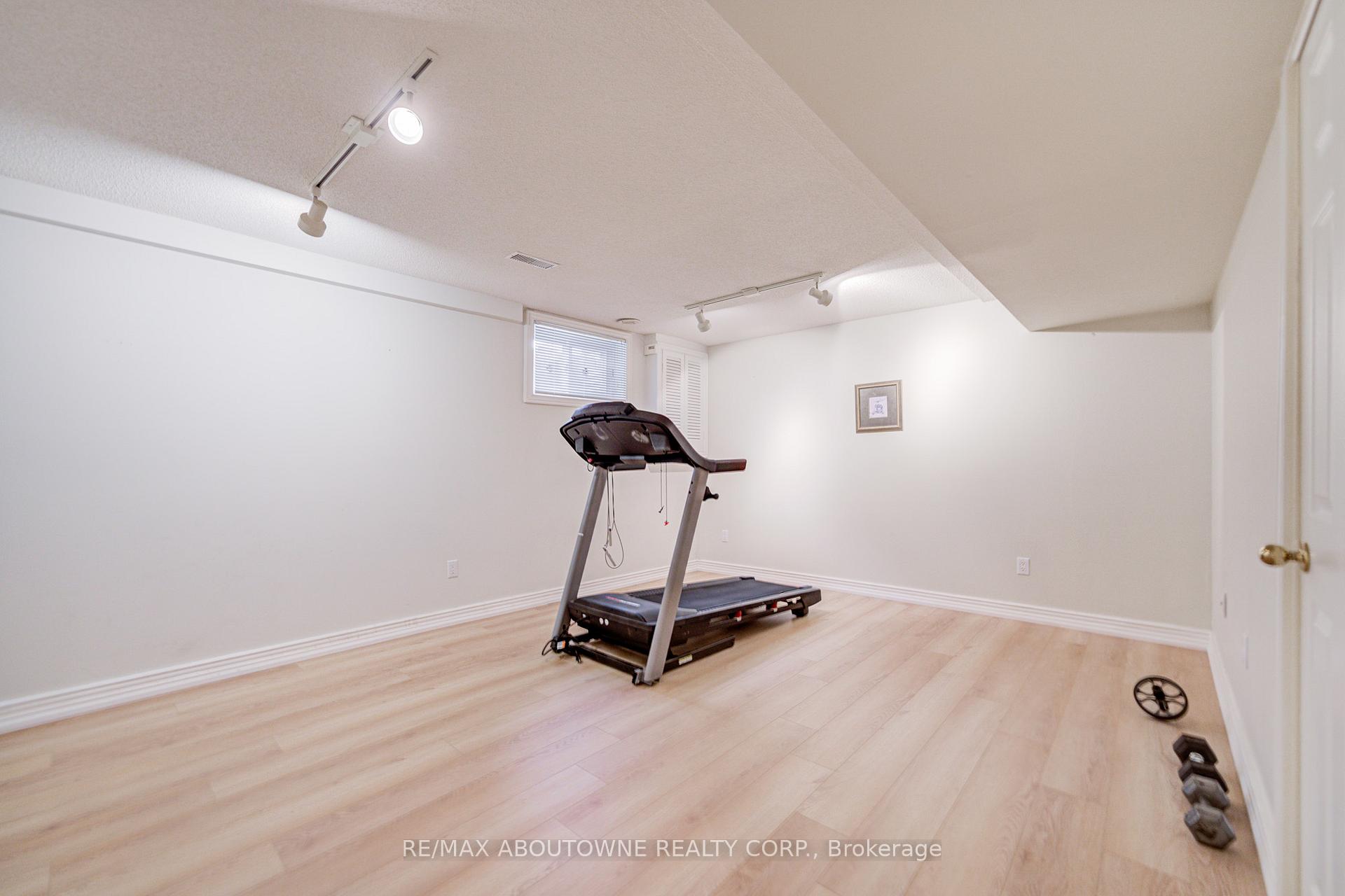 1248 Old Colony Road, Oakville