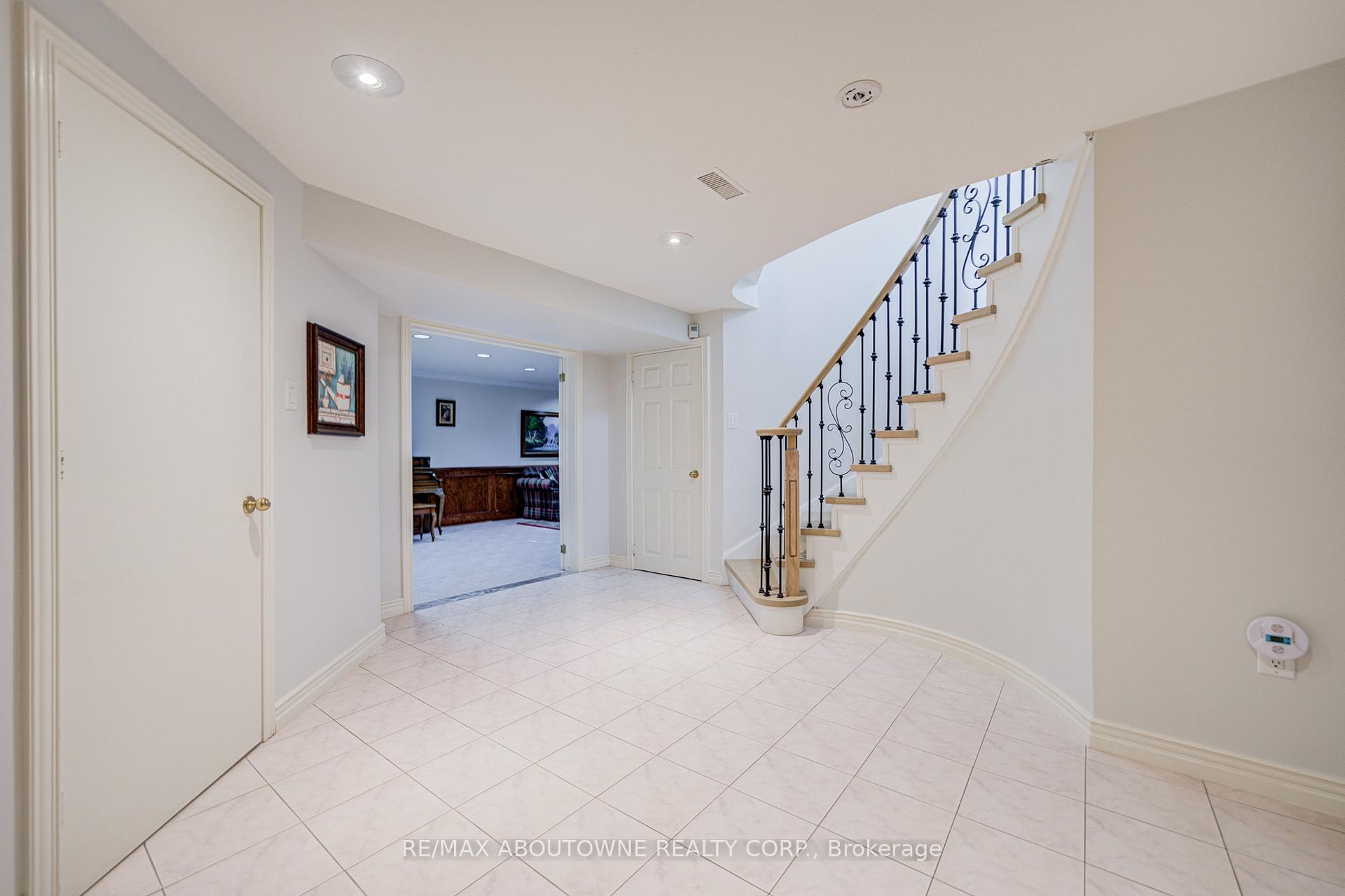 1248 Old Colony Road, Oakville