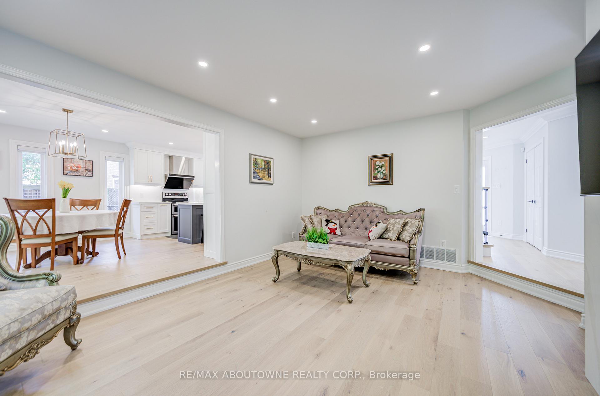 1248 Old Colony Road, Oakville