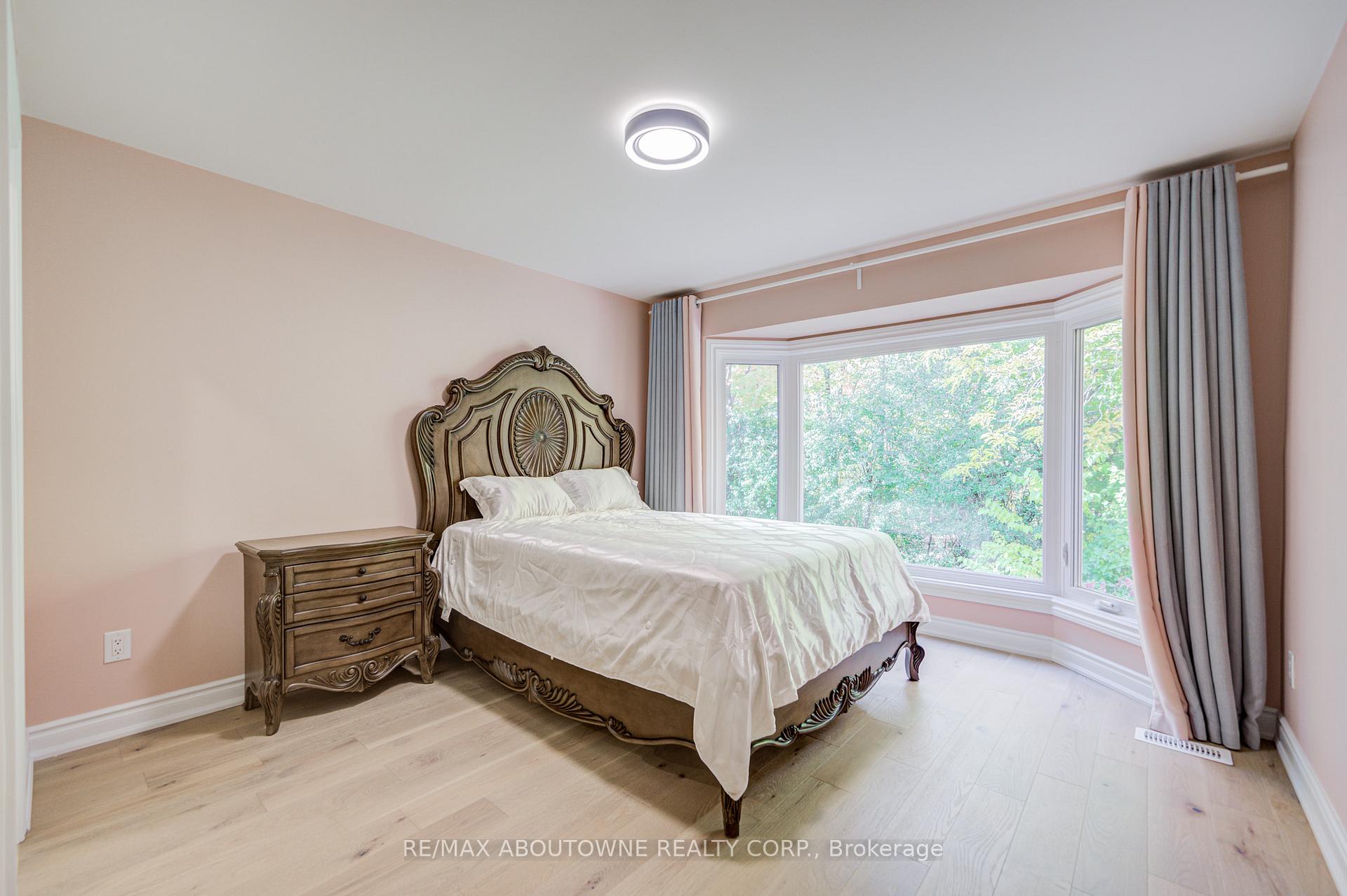 1248 Old Colony Road, Oakville