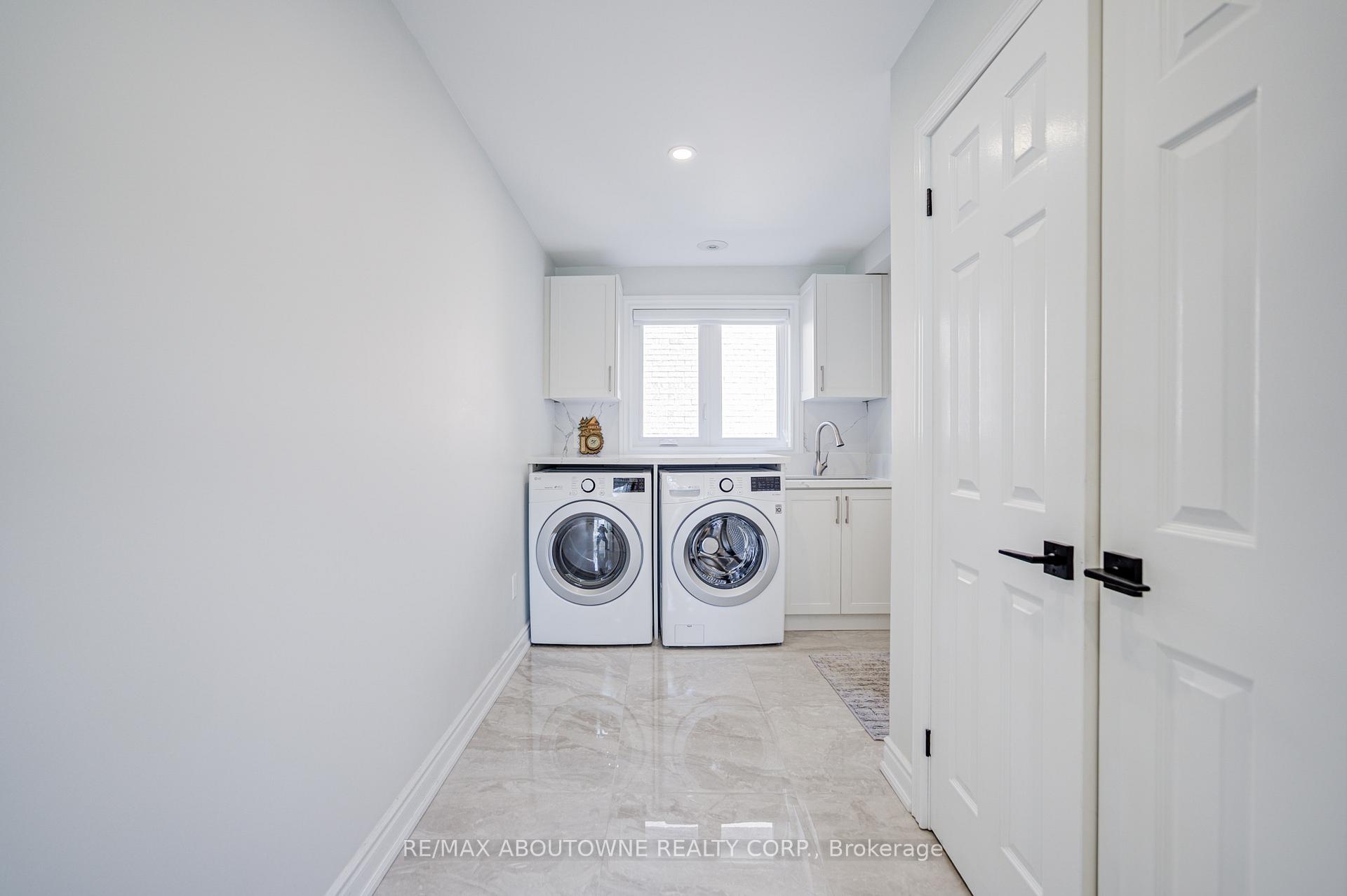 1248 Old Colony Road, Oakville