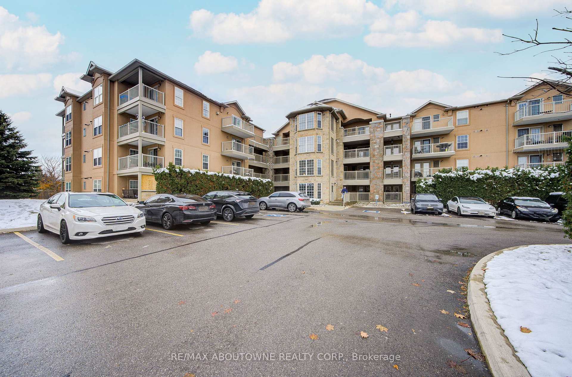 1460 Bishops Gate 314