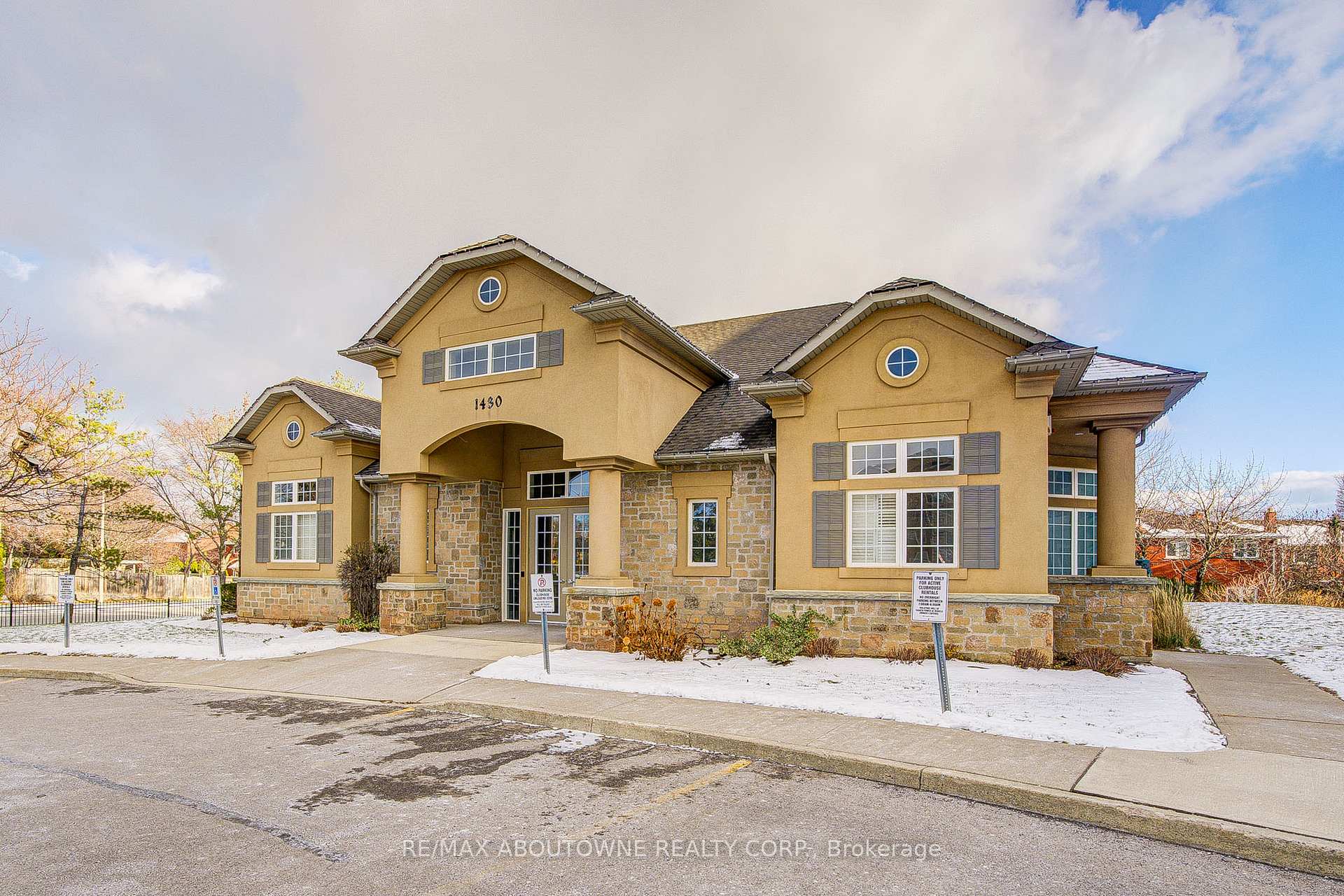 1460 Bishops Gate 314