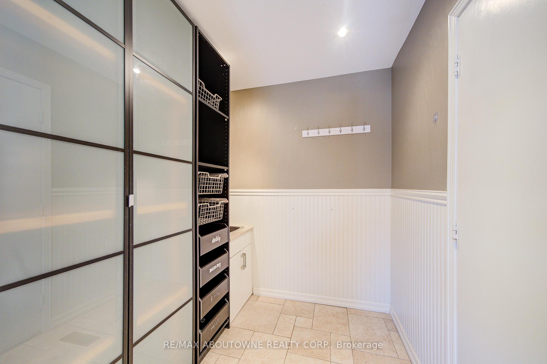 1251 Old Colony Road