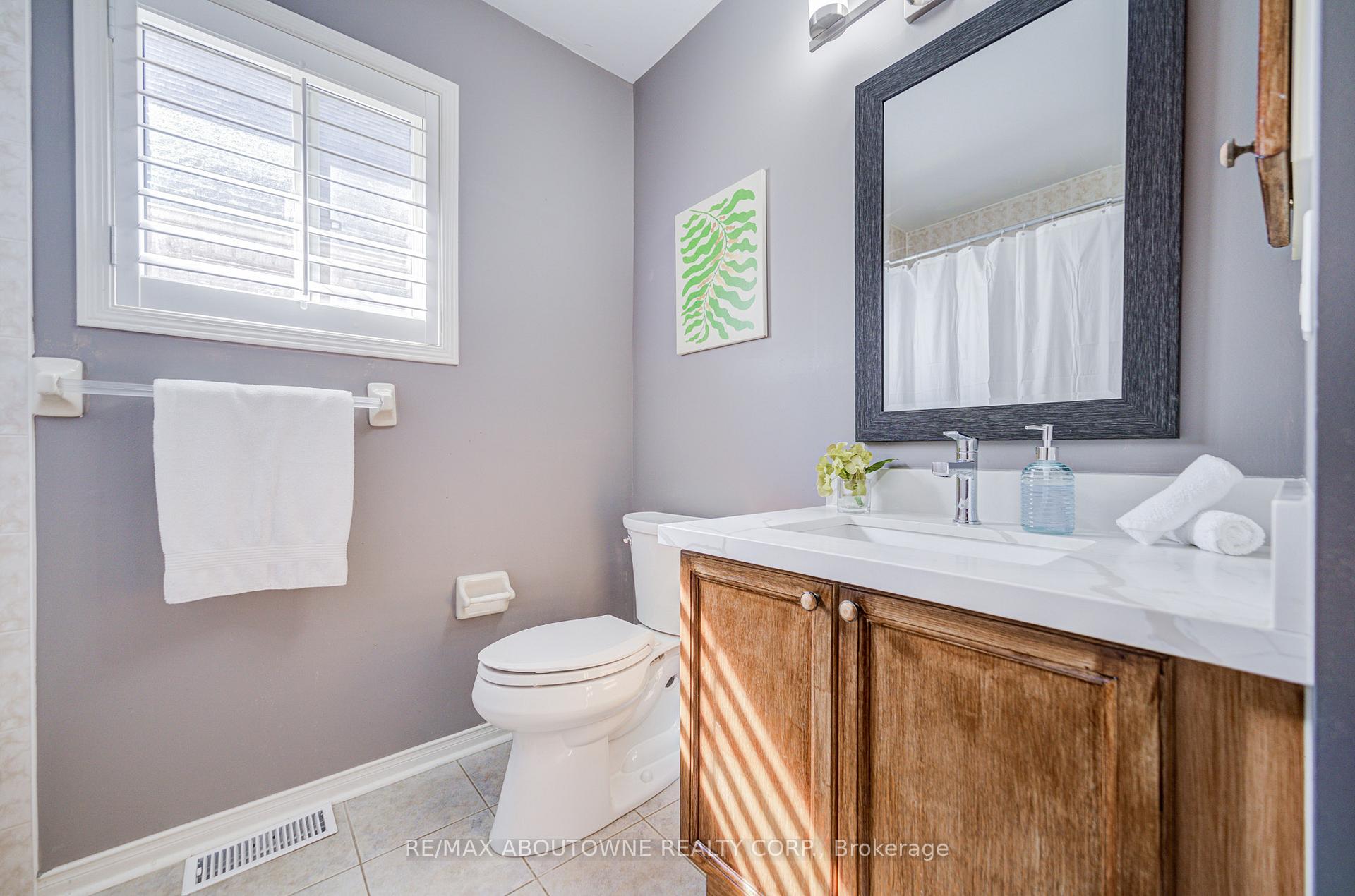 3041 Caulfield Crescent