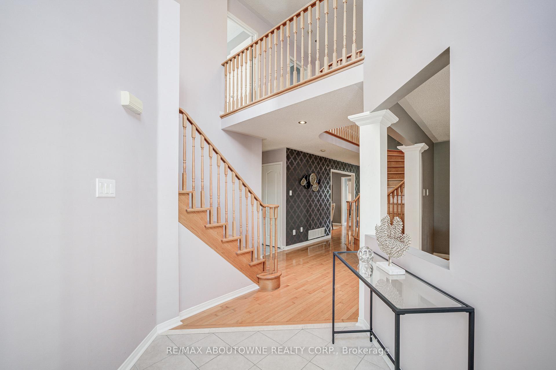 3041 Caulfield Crescent