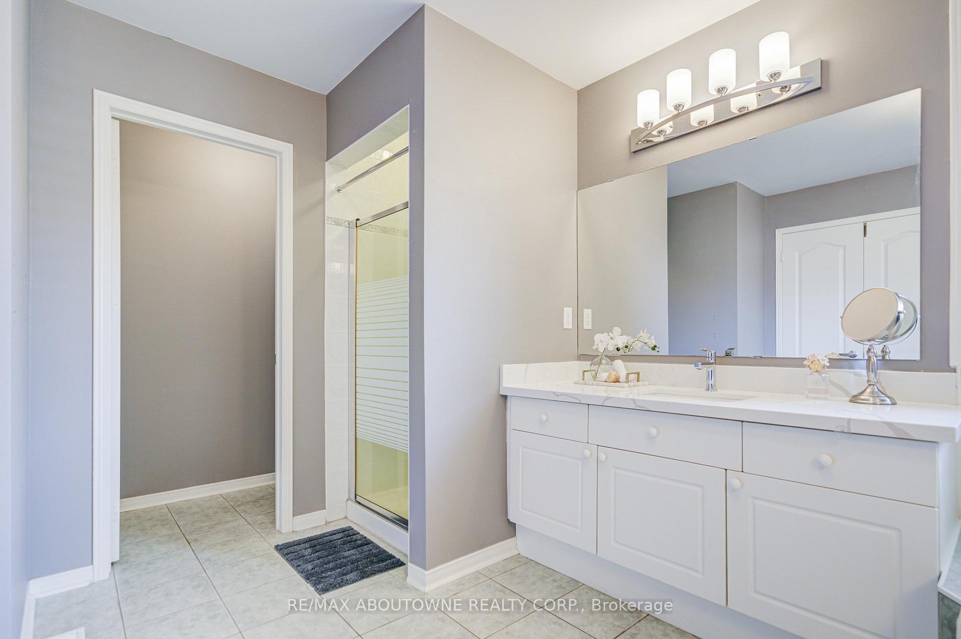 3041 Caulfield Crescent