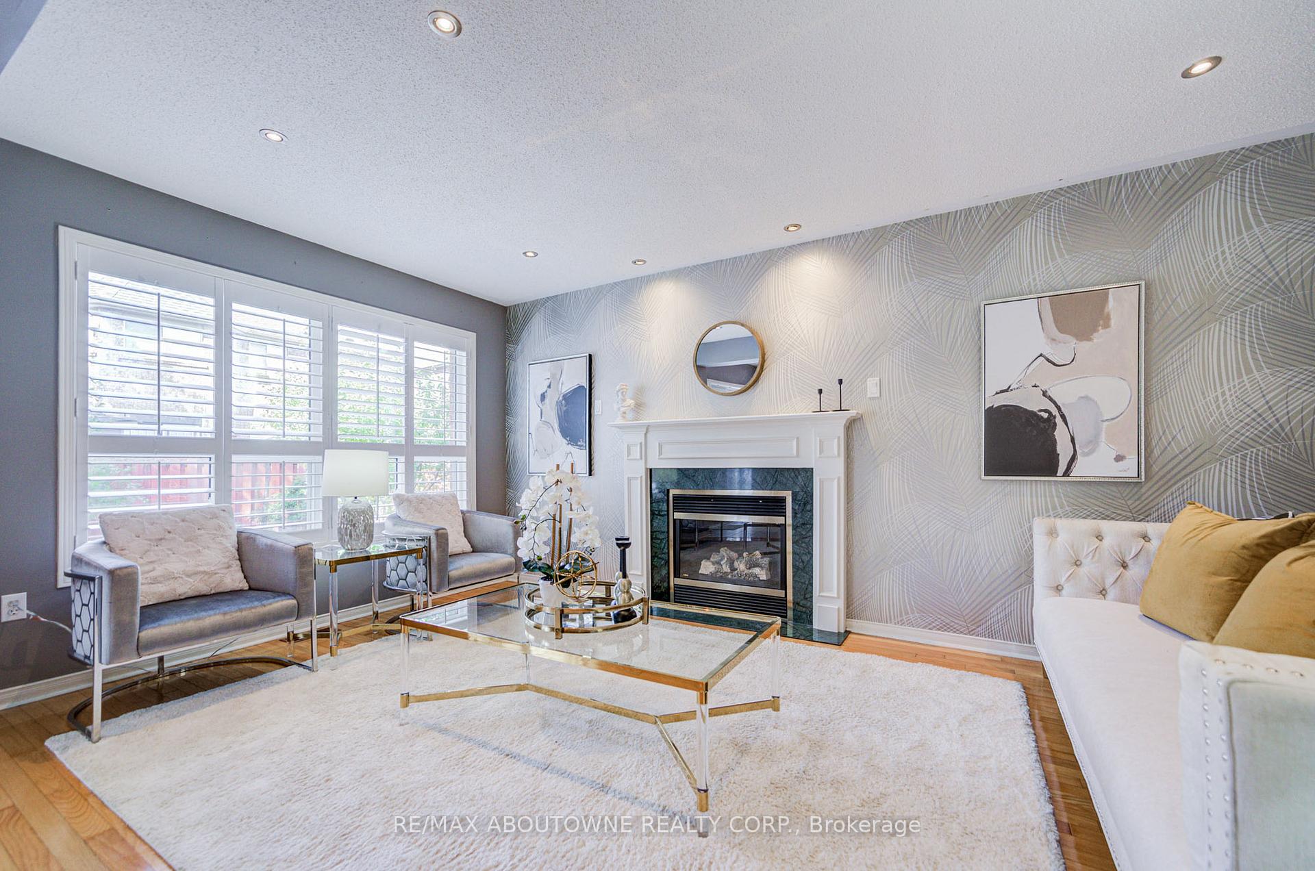 3041 Caulfield Crescent