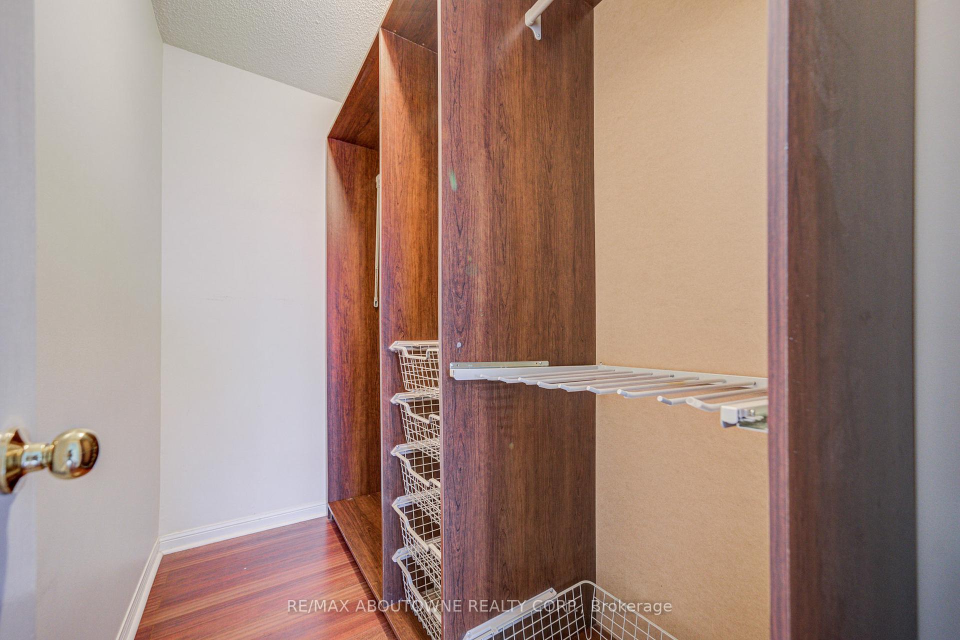 1230 Sagewood Crescent