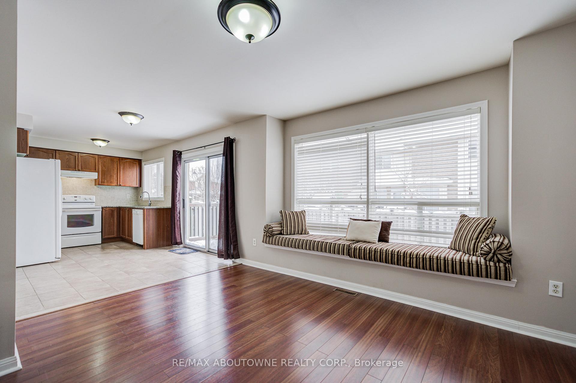 1230 Sagewood Crescent