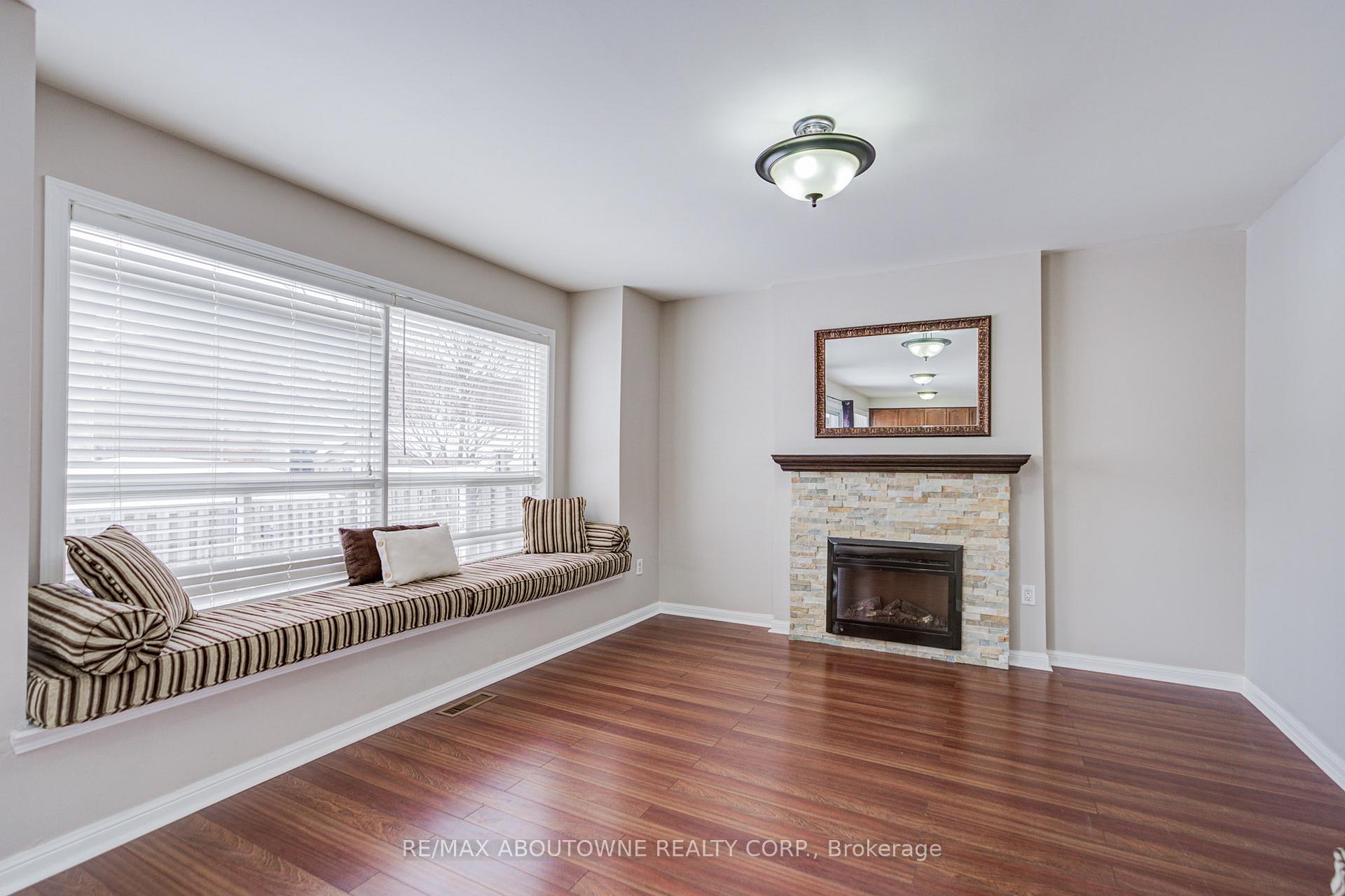 1230 Sagewood Crescent