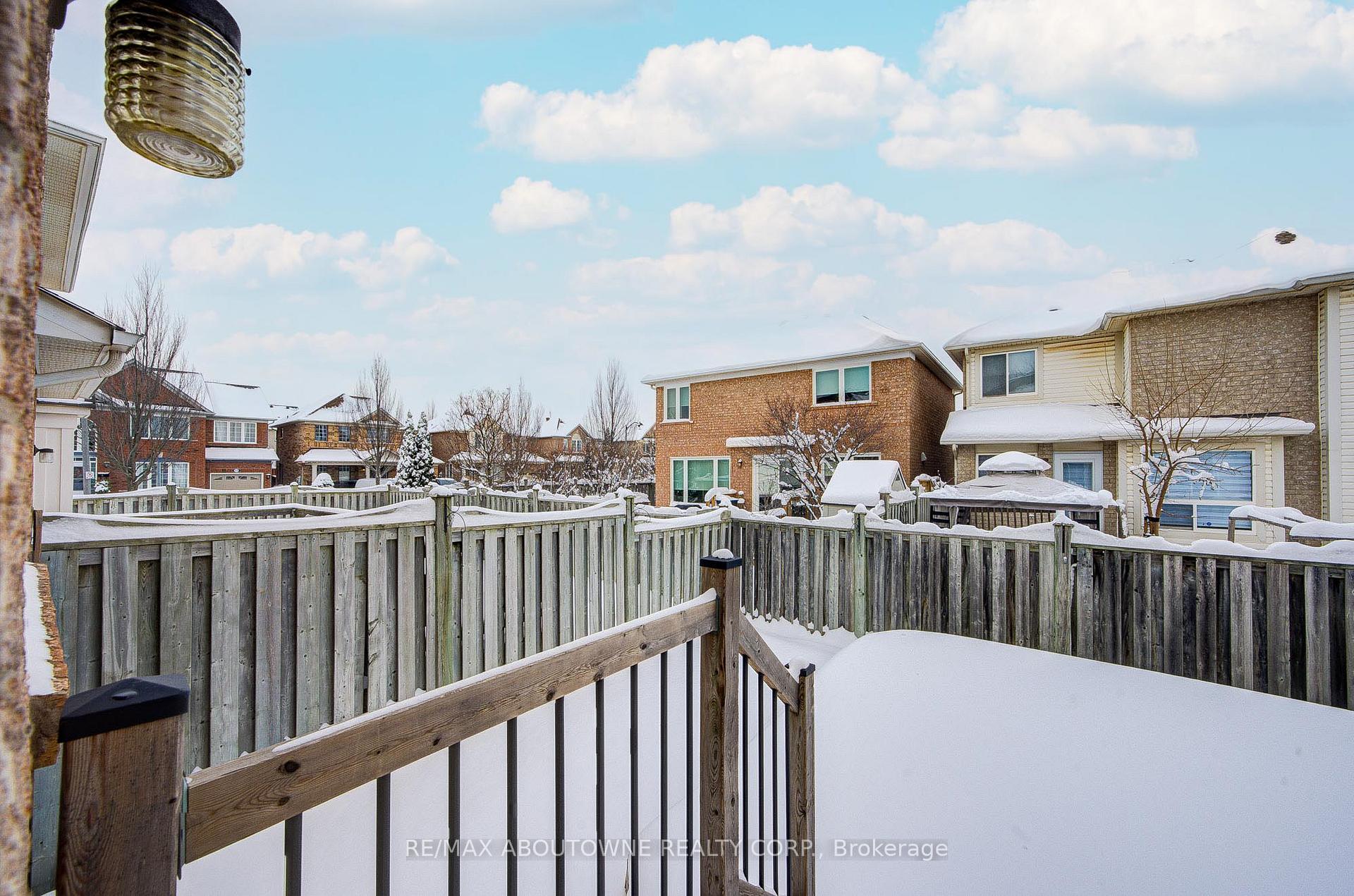 1230 Sagewood Crescent