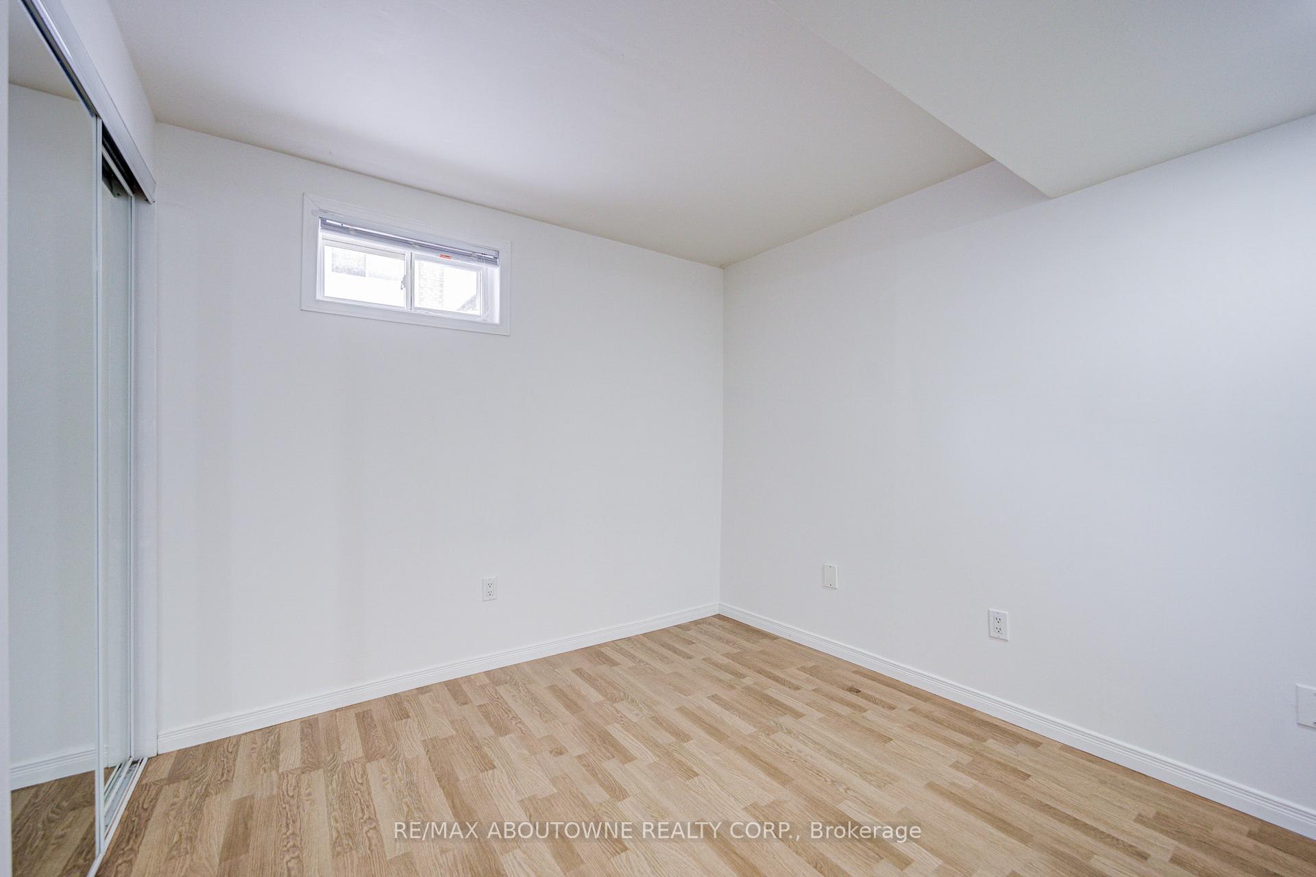 1230 Sagewood Crescent