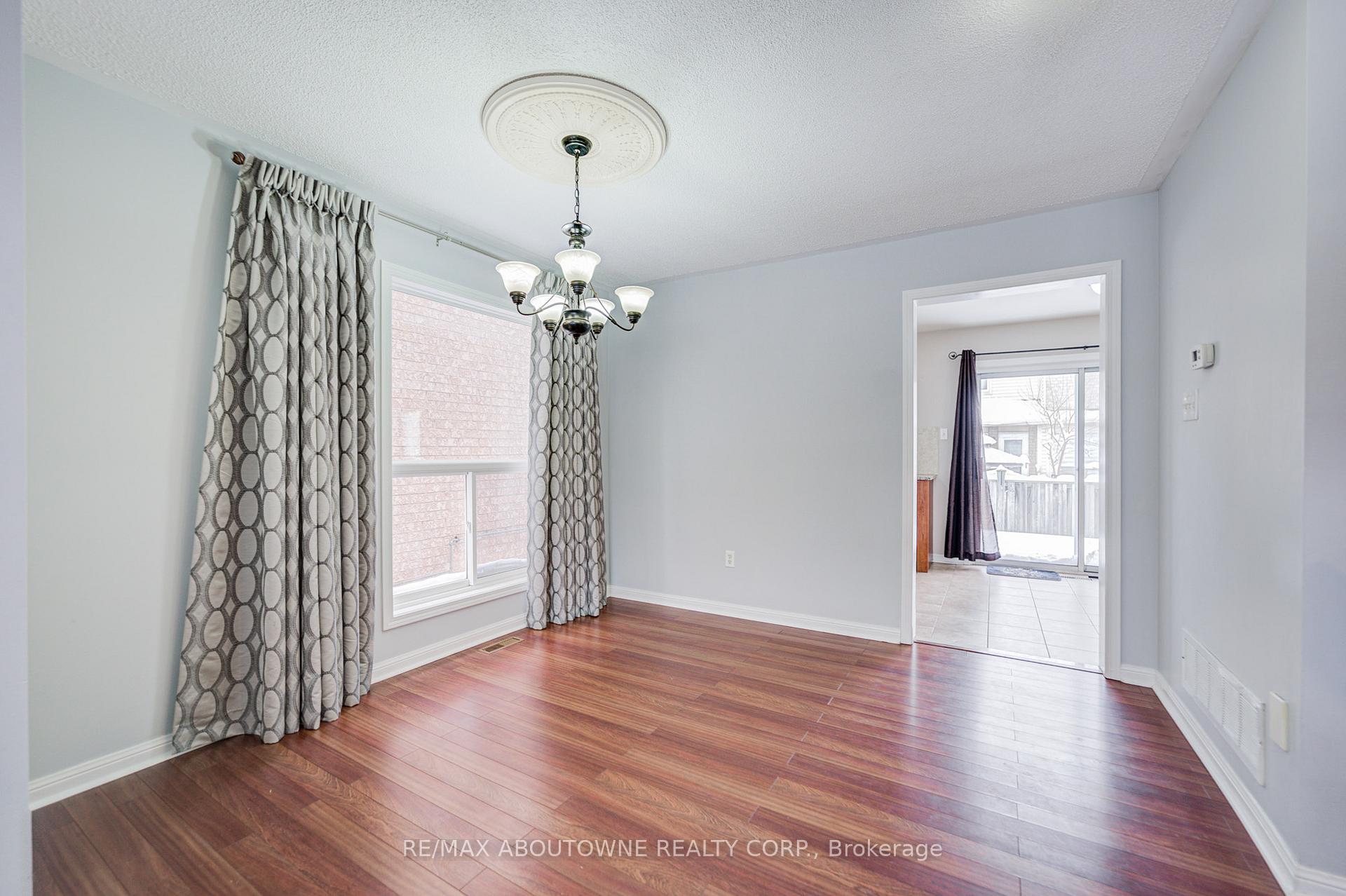 1230 Sagewood Crescent