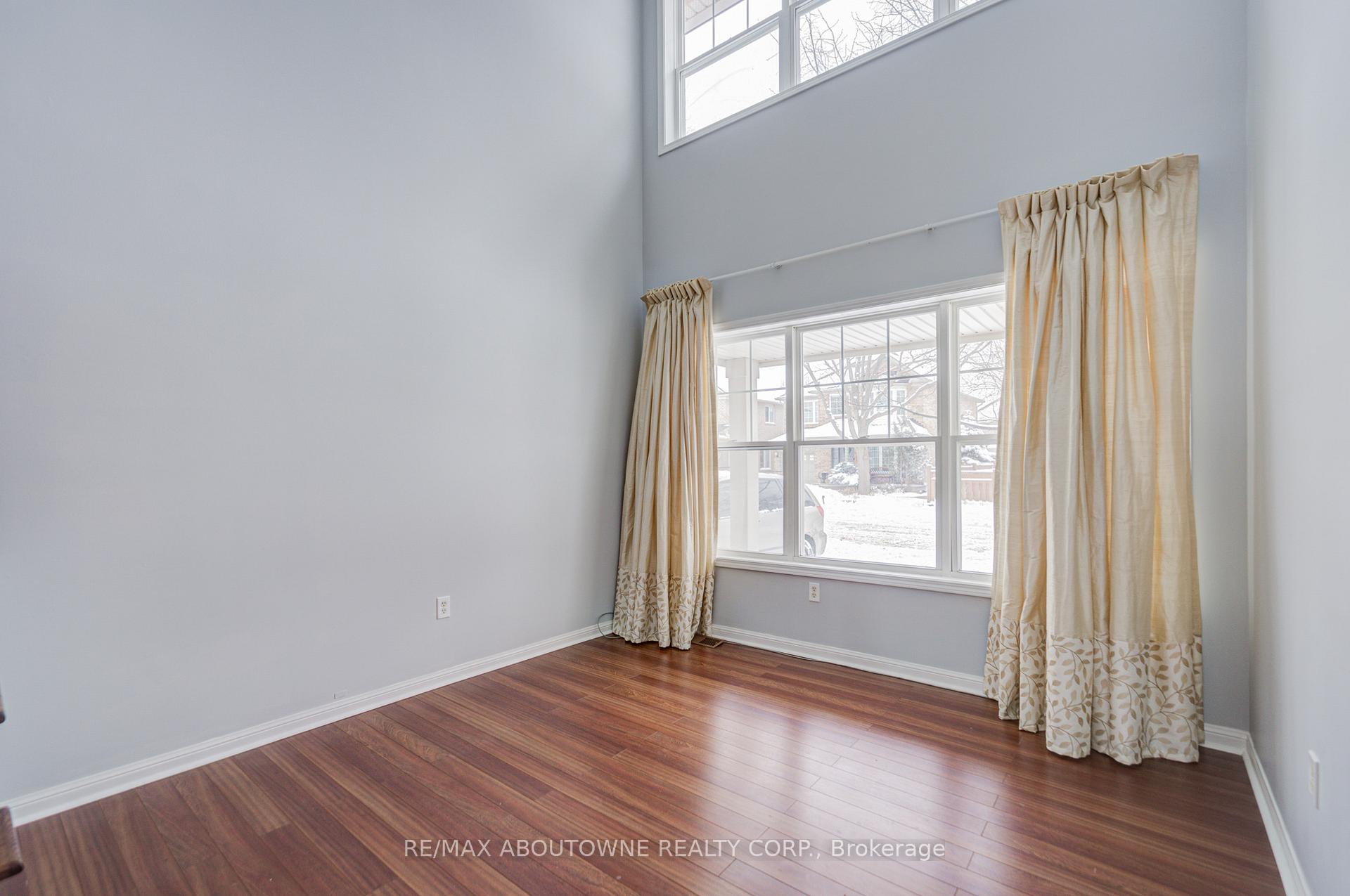 1230 Sagewood Crescent