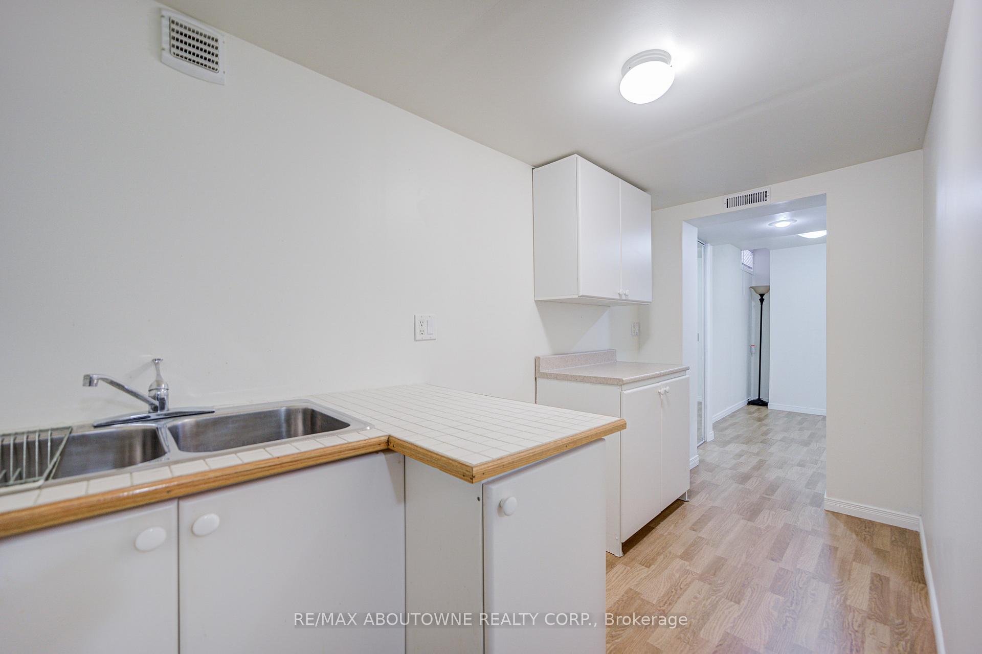 1230 Sagewood Crescent