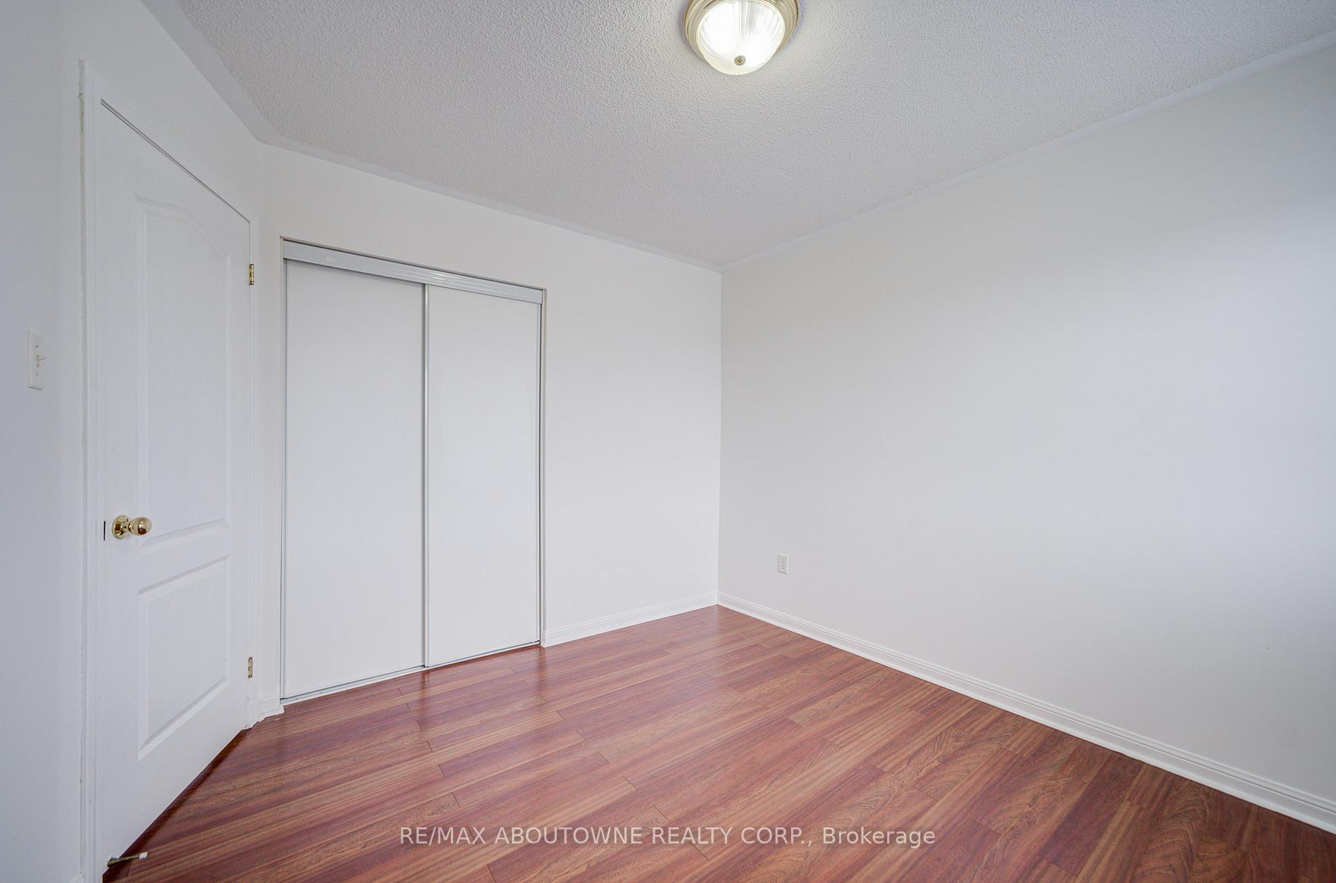 1230 Sagewood Crescent