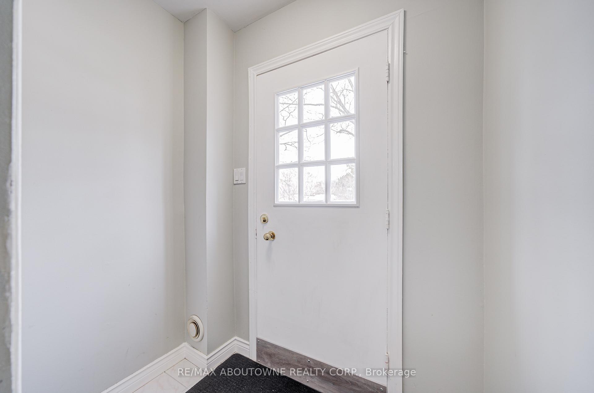 100 Oakdale Drive, Oakville, ON L6H 1J3, Oakville ON, L6H 1J3