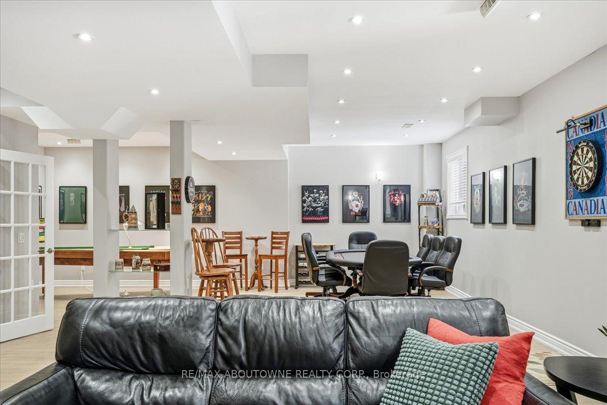 3260 Ribble Crescent, Oakville, ON L6M 0B1, Oakville ON, L6M 0B1