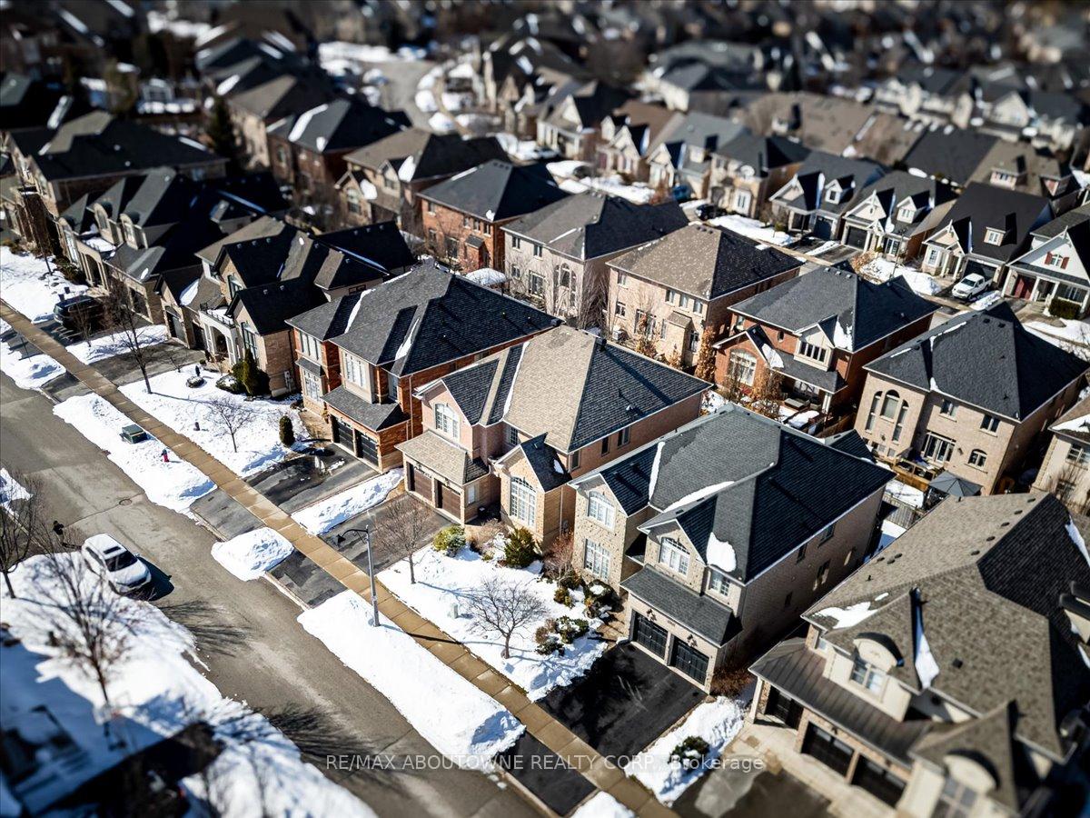 3260 Ribble Crescent, Oakville, ON L6M 0B1, Oakville ON, L6M 0B1