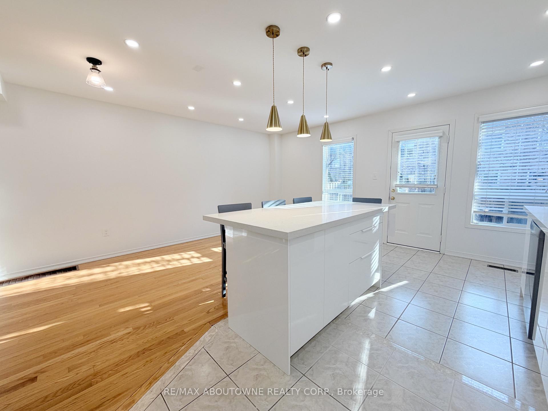 1838 Imperial Way, Burlington, ON L7L 7L9, Burlington ON, L7L 7L9