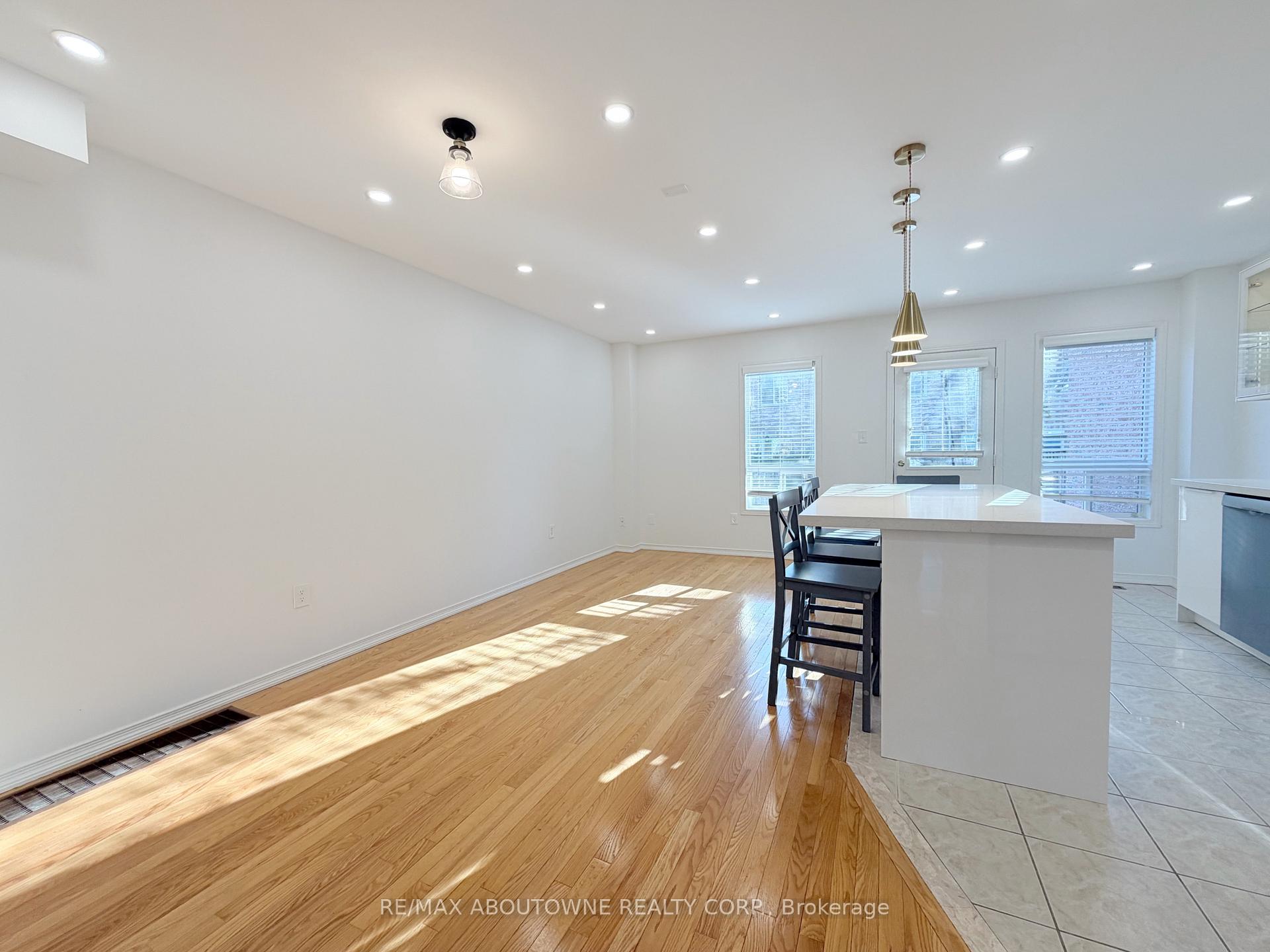 1838 Imperial Way, Burlington, ON L7L 7L9, Burlington ON, L7L 7L9