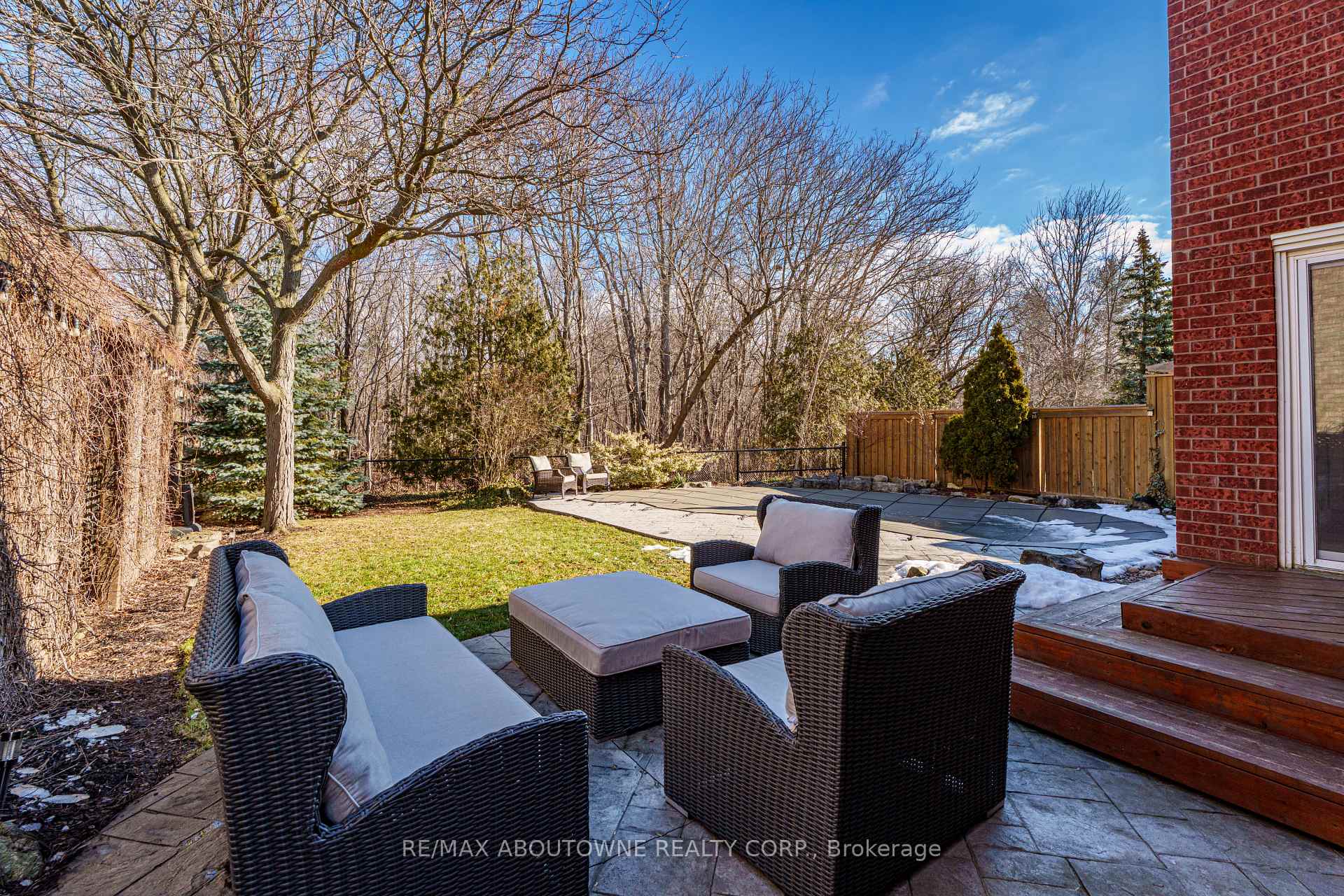 1323 Blackburn Drive, Oakville, ON L6M 2X9