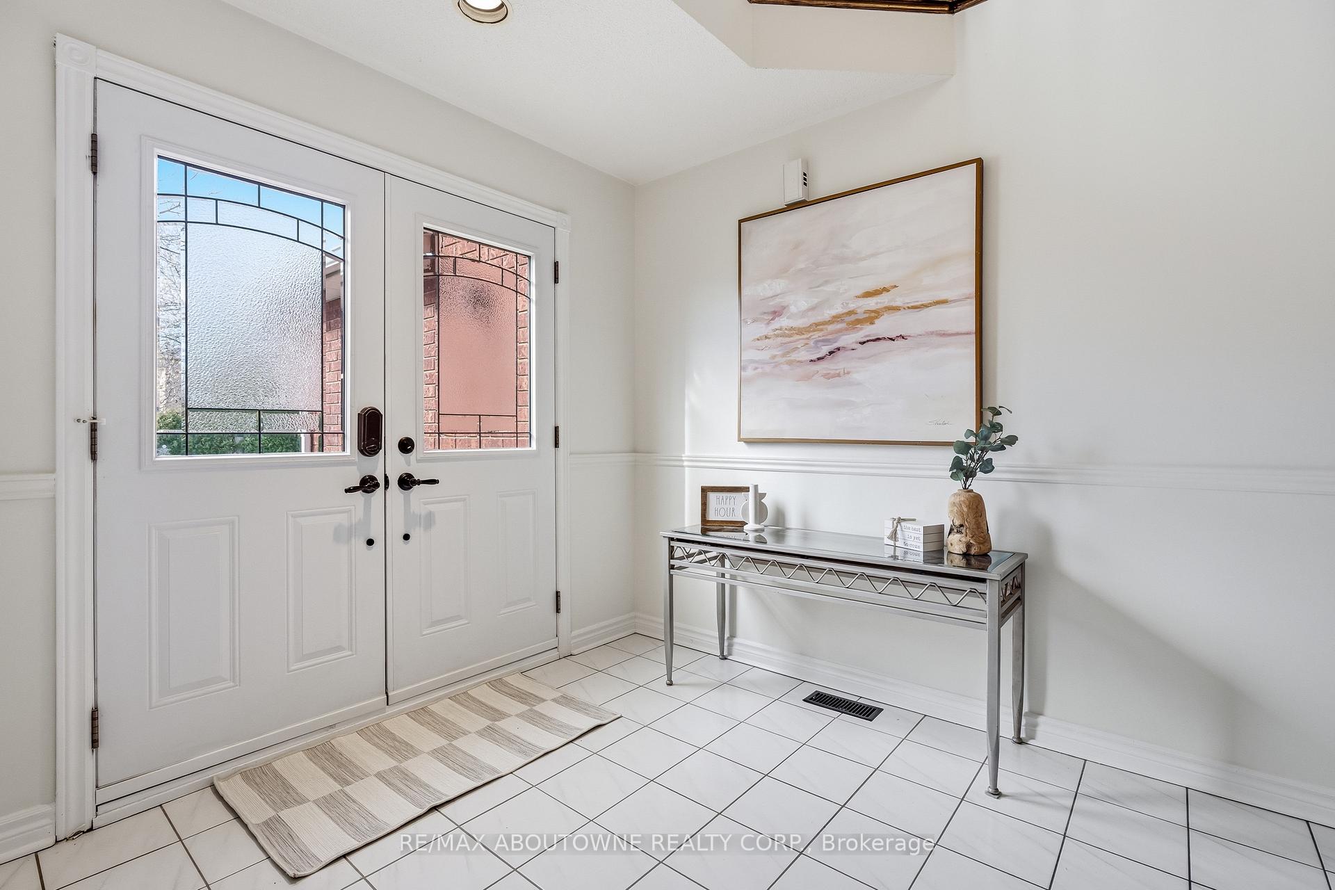 1323 Blackburn Drive, Oakville, ON L6M 2X9