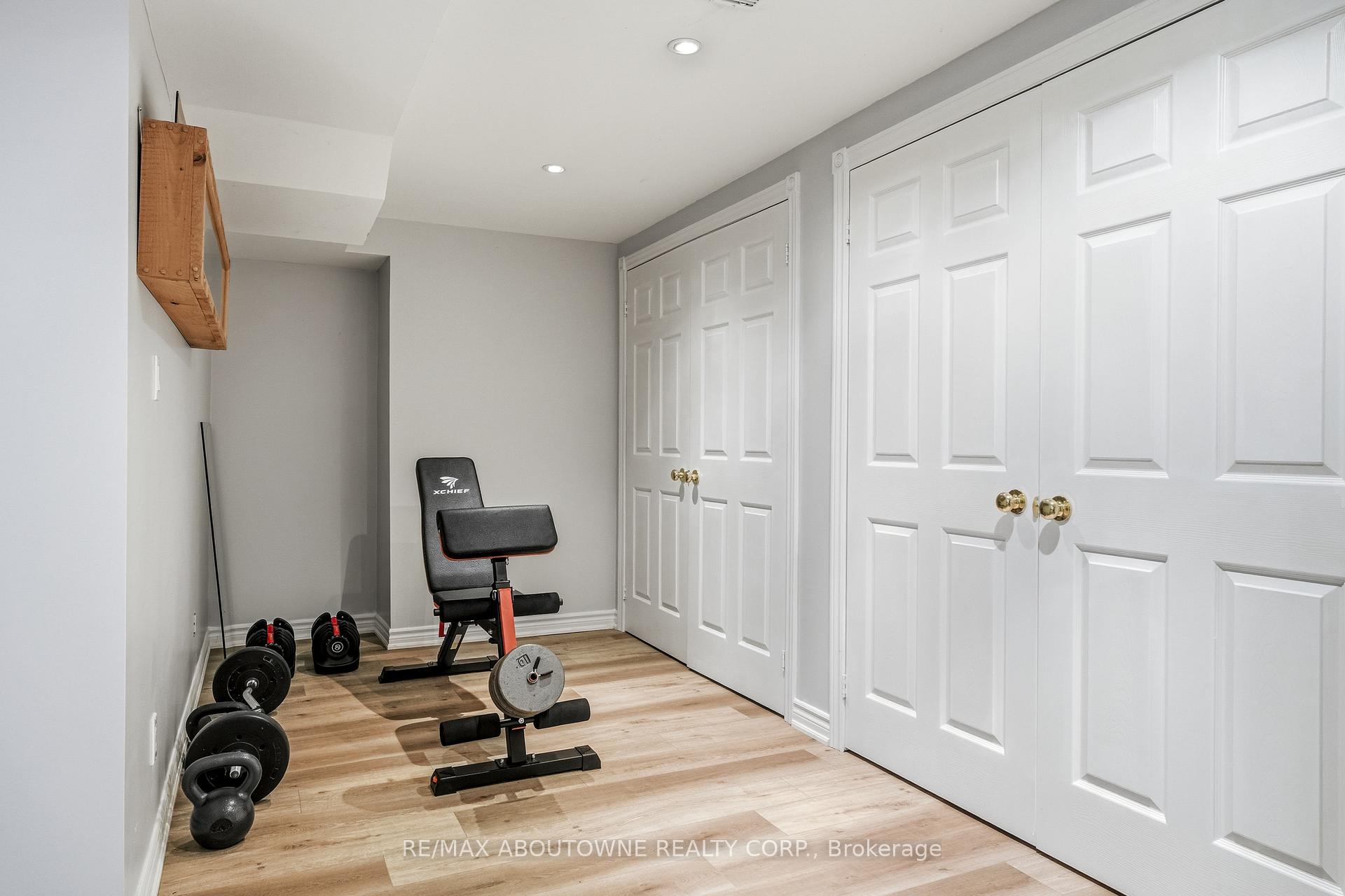 1323 Blackburn Drive, Oakville, ON L6M 2X9