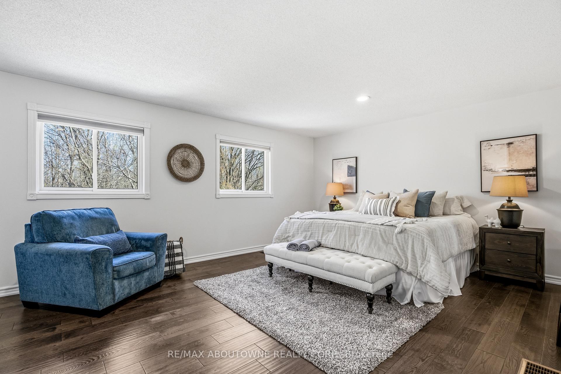 1323 Blackburn Drive, Oakville, ON L6M 2X9